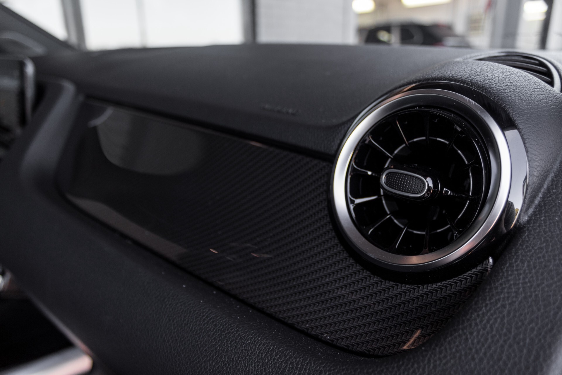 Mercedes-Benz B-Klasse 180d AMG Widescreen/M-bux/LED/19" Aut7 Foto 44