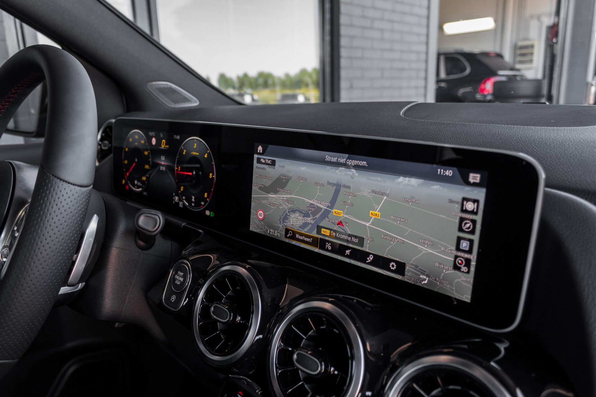 Mercedes-Benz B-Klasse 180d AMG Widescreen/M-bux/LED/19" Aut7 Foto 46