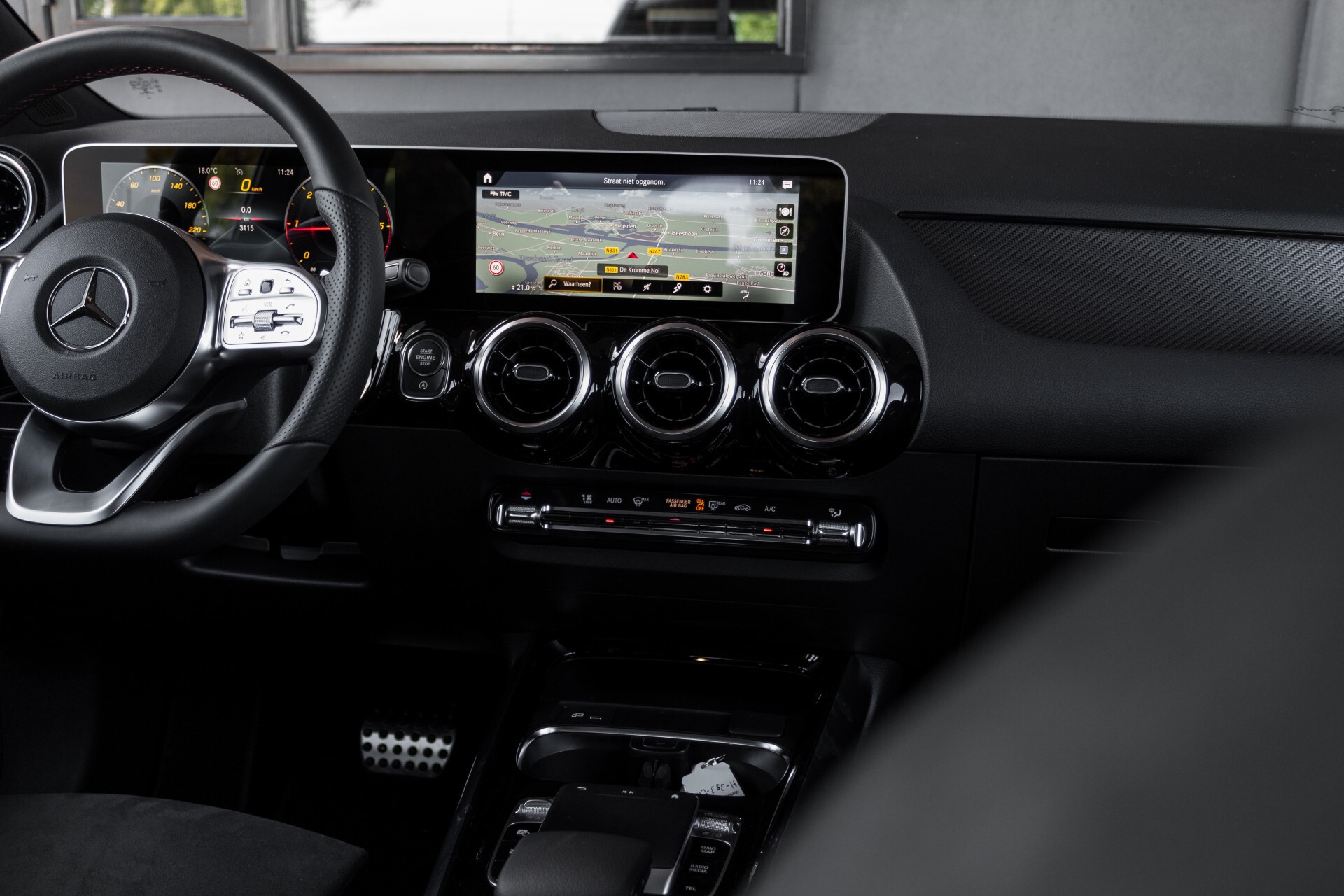 Mercedes-Benz B-Klasse 180d AMG Widescreen/M-bux/LED/19" Aut7 Foto 47