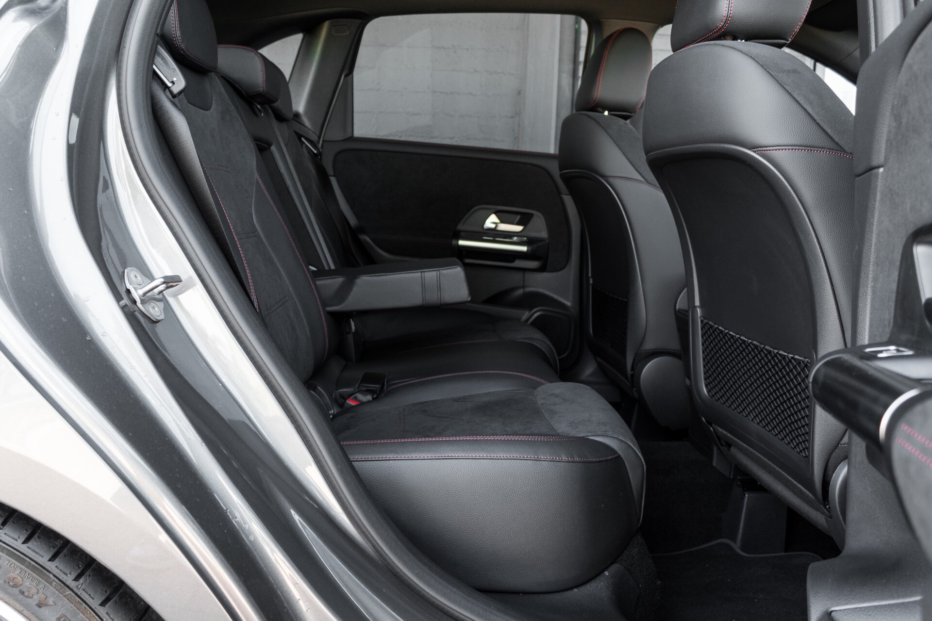 Mercedes-Benz B-Klasse 180d AMG Widescreen/M-bux/LED/19" Aut7 Foto 5