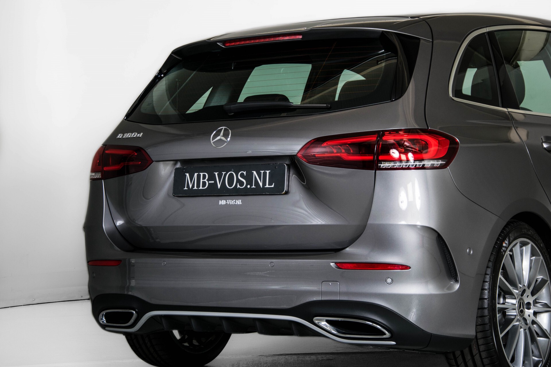 Mercedes-Benz B-Klasse 180d AMG Widescreen/M-bux/LED/19" Aut7 Foto 58