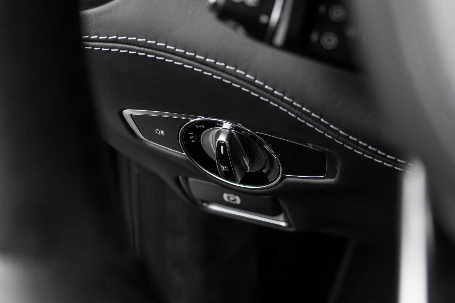 Mercedes-Benz S-Klasse Coupé 63 AMG 4-M Keramisch/Akrapovic/Swarowski/Designo/Burmester High End Aut7 Foto 43