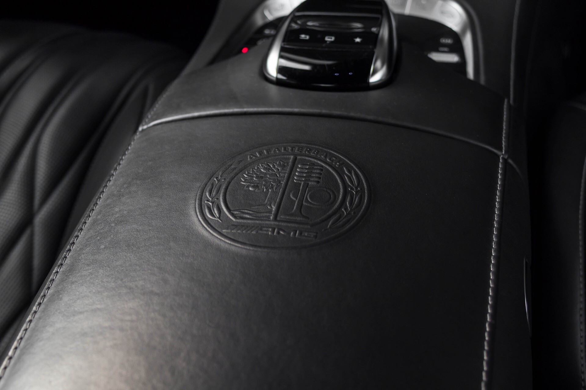 Mercedes-Benz S-Klasse Coupé 63 AMG 4-M Keramisch/Akrapovic/Swarowski/Designo/Burmester High End Aut7 Foto 58