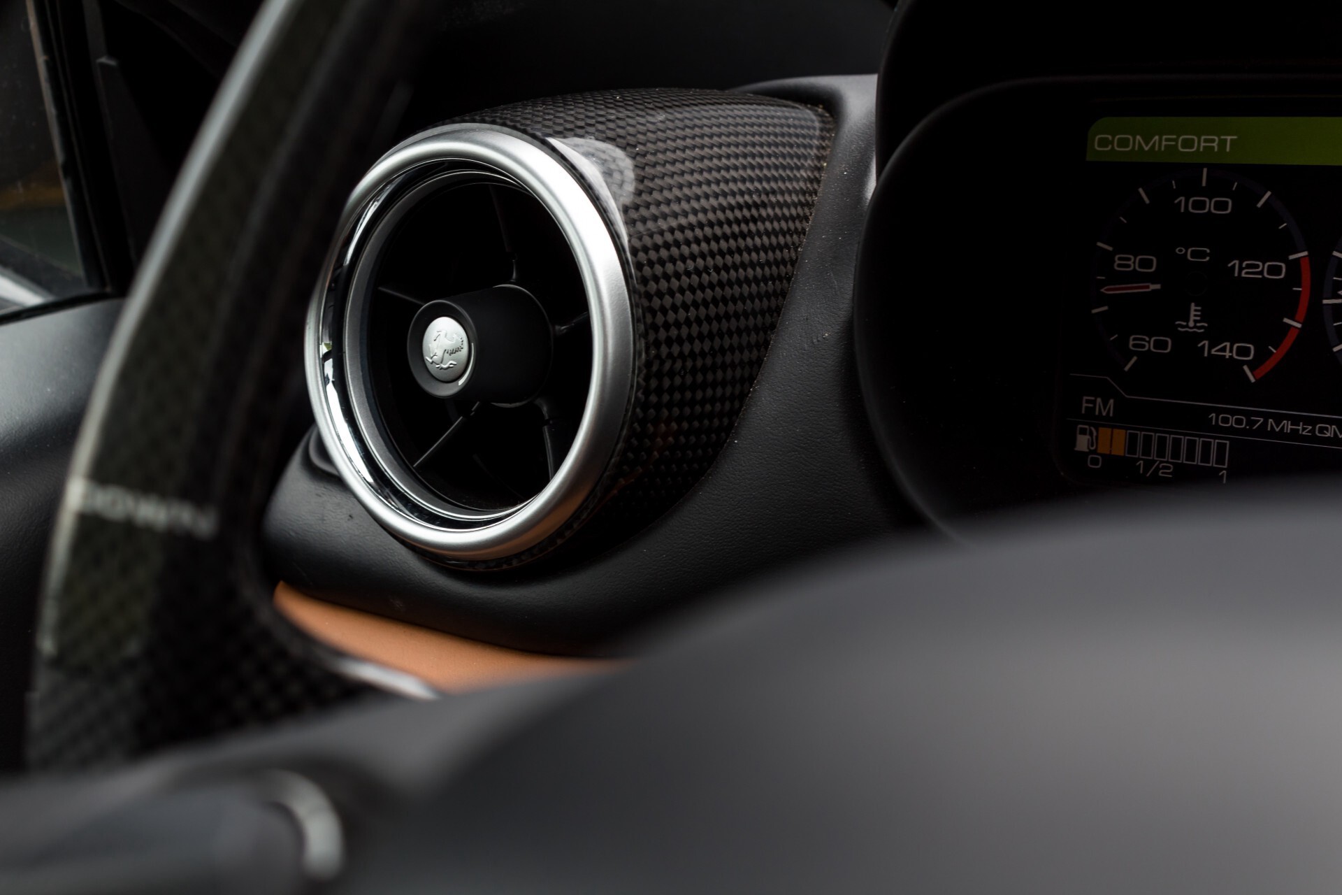 Ferrari California 3.9 T Full Carbon Nieuwprijs: €284081 Foto 17