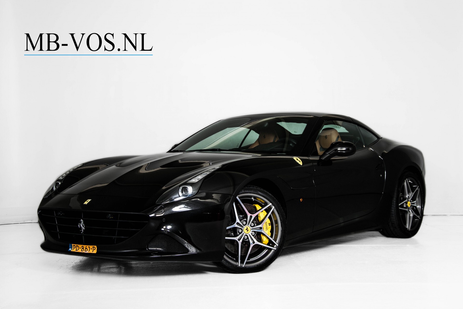 Ferrari California 3.9 T Full Carbon Nieuwprijs: €284081 Foto 2