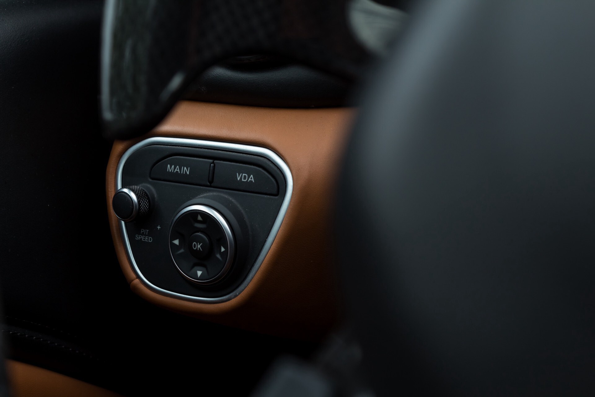 Ferrari California 3.9 T Full Carbon Nieuwprijs: €284081 Foto 21