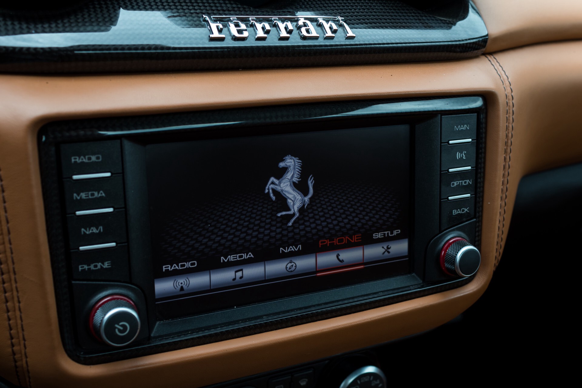 Ferrari California 3.9 T Full Carbon Nieuwprijs: €284081 Foto 24