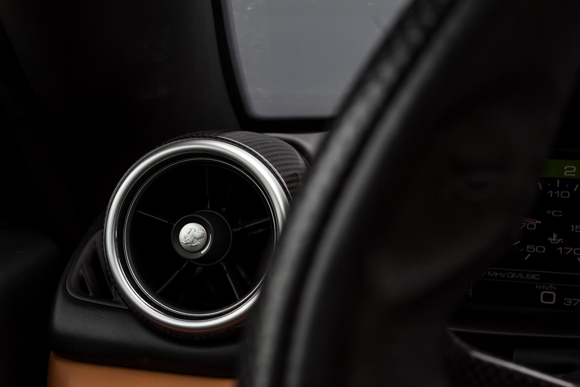 Ferrari California 3.9 T Full Carbon Nieuwprijs: €284081 Foto 26