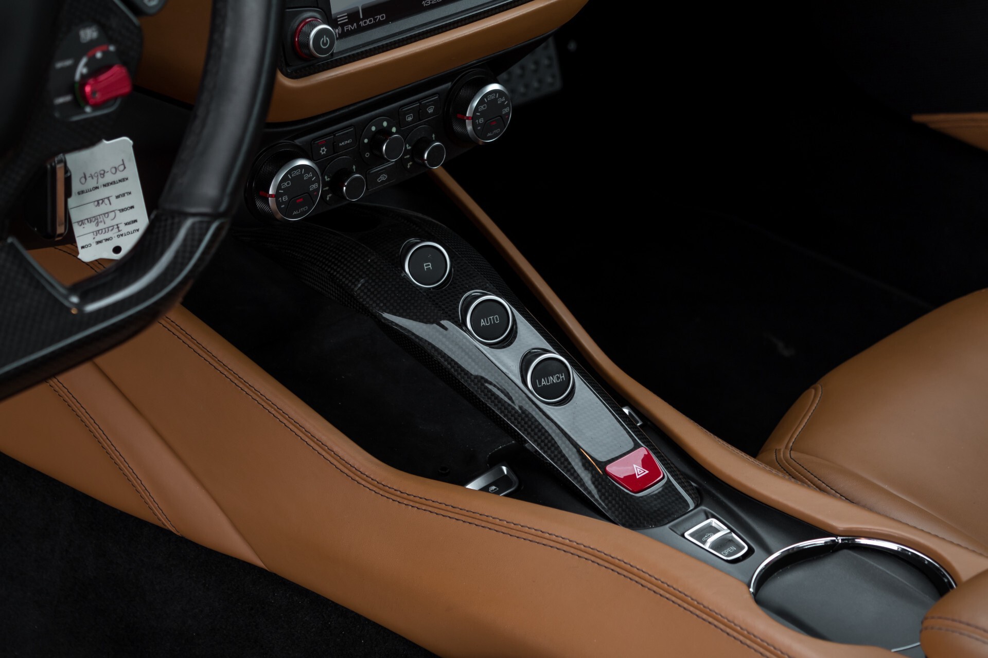 Ferrari California 3.9 T Full Carbon Nieuwprijs: €284081 Foto 29