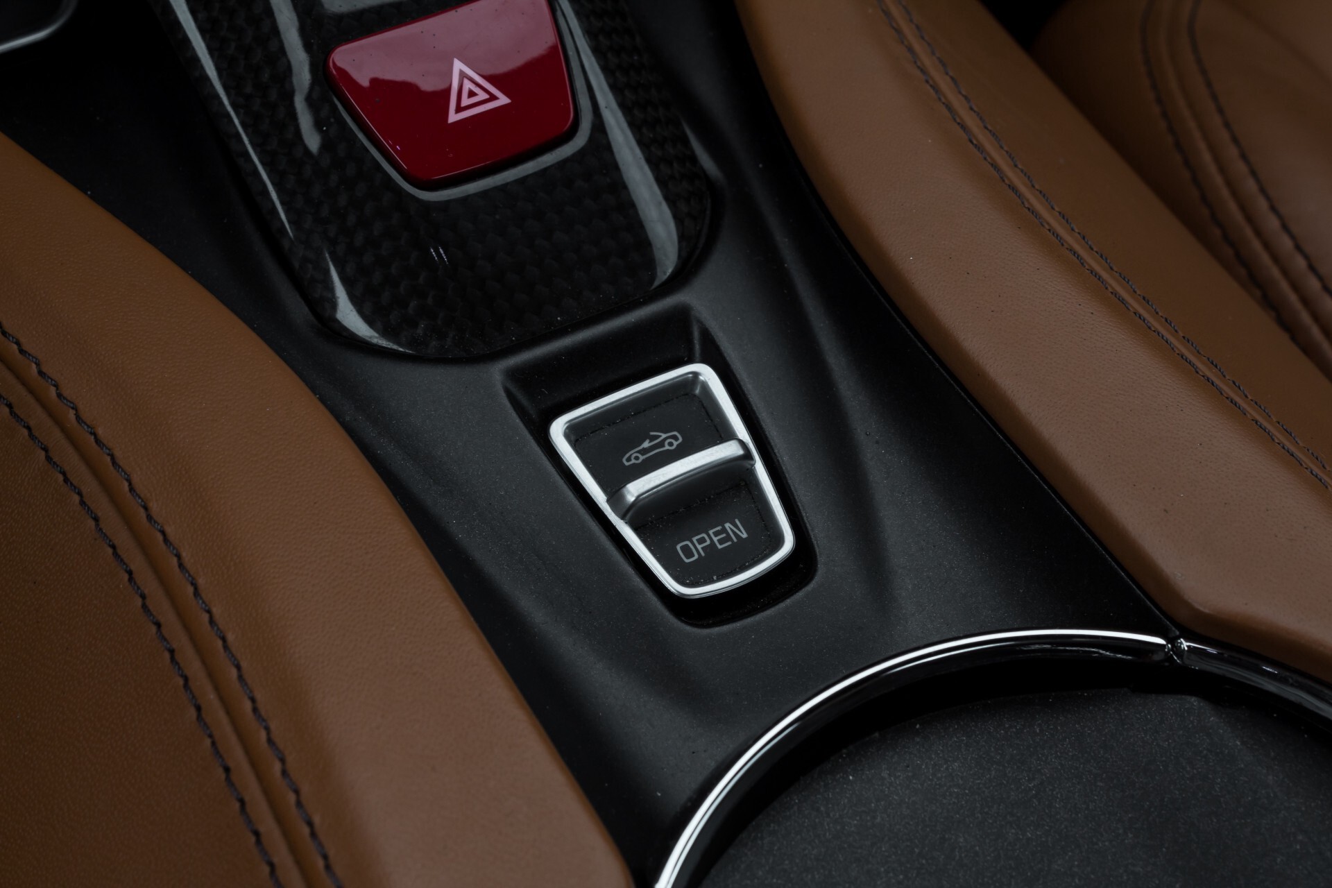 Ferrari California 3.9 T Full Carbon Nieuwprijs: €284081 Foto 31