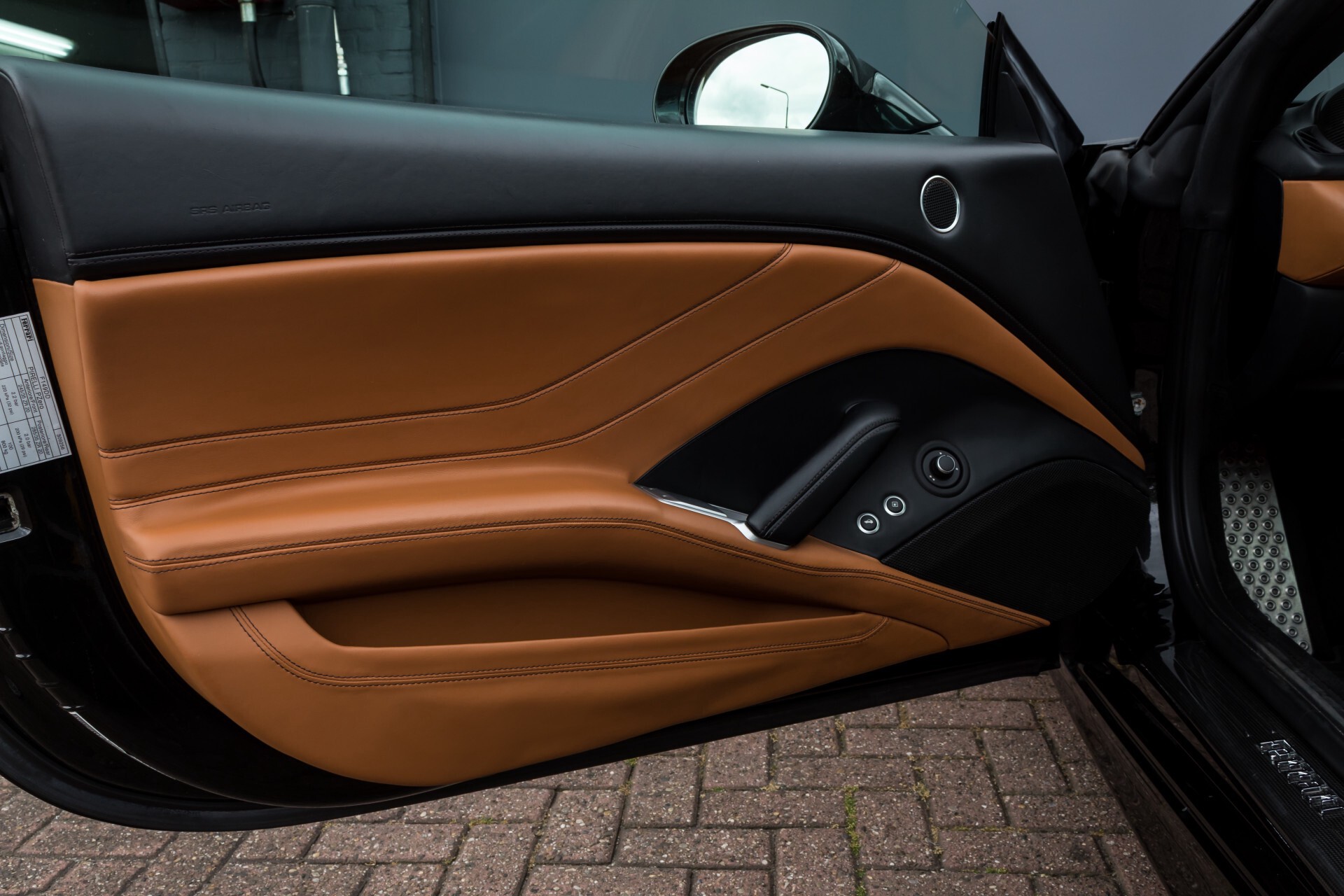 Ferrari California 3.9 T Full Carbon Nieuwprijs: €284081 Foto 35