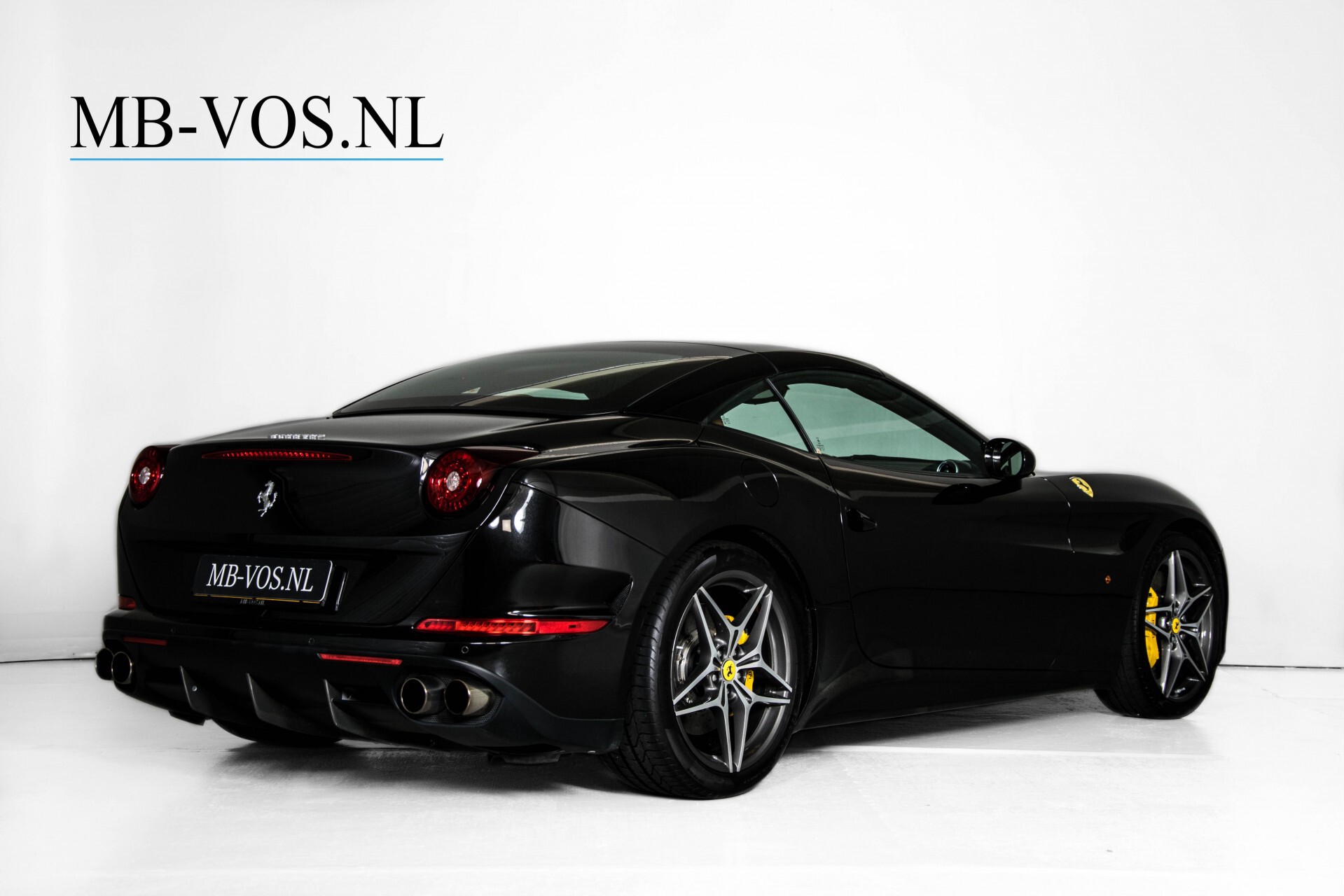 Ferrari California 3.9 T Full Carbon Nieuwprijs: €284081 Foto 4