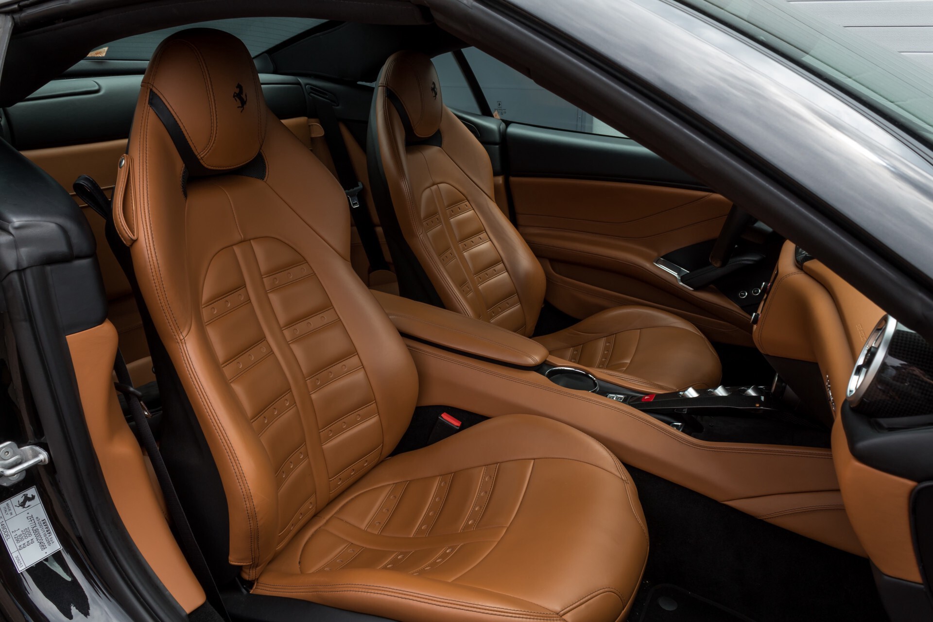 Ferrari California 3.9 T Full Carbon Nieuwprijs: €284081 Foto 5