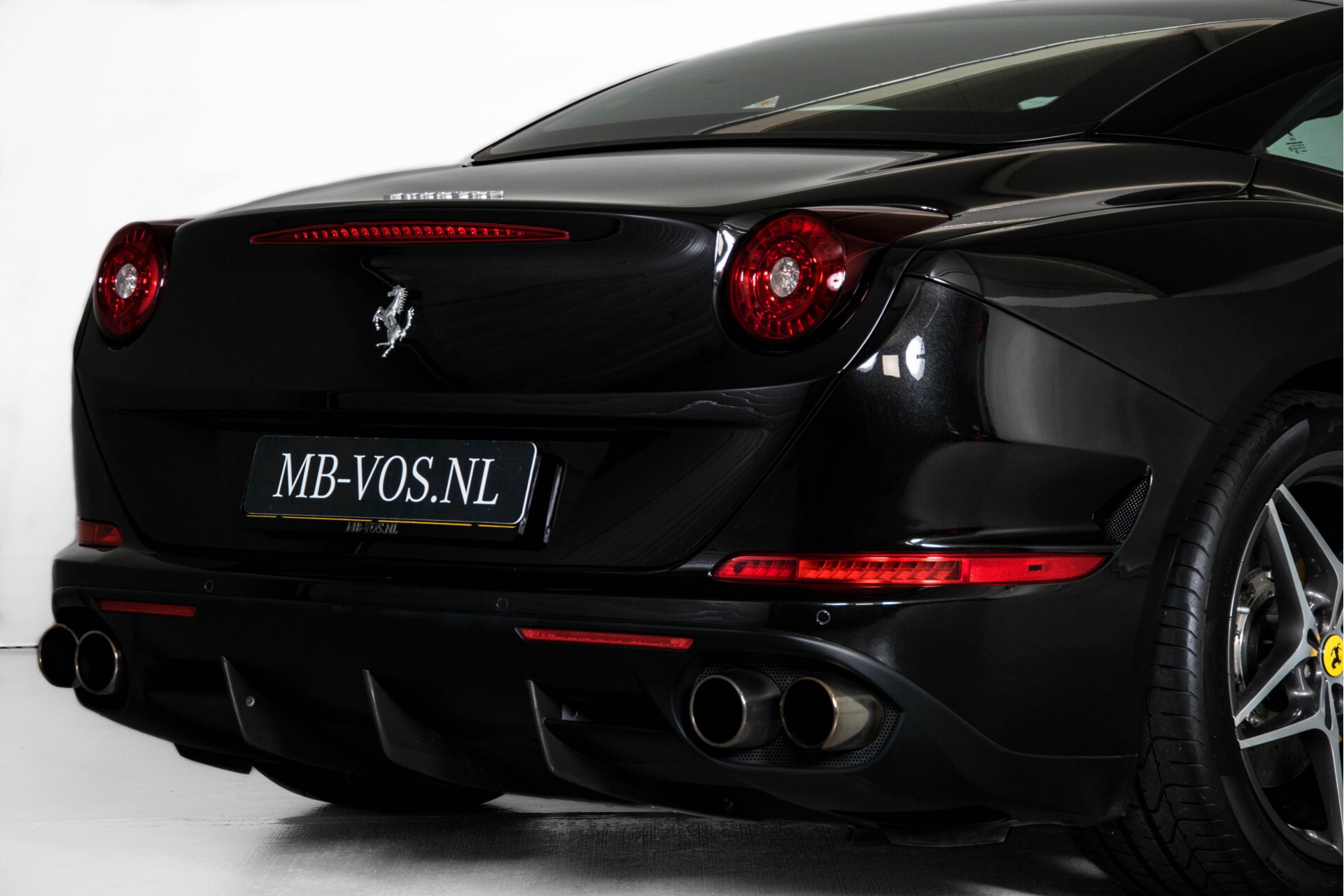 Ferrari California 3.9 T Full Carbon Nieuwprijs: €284081 Foto 52