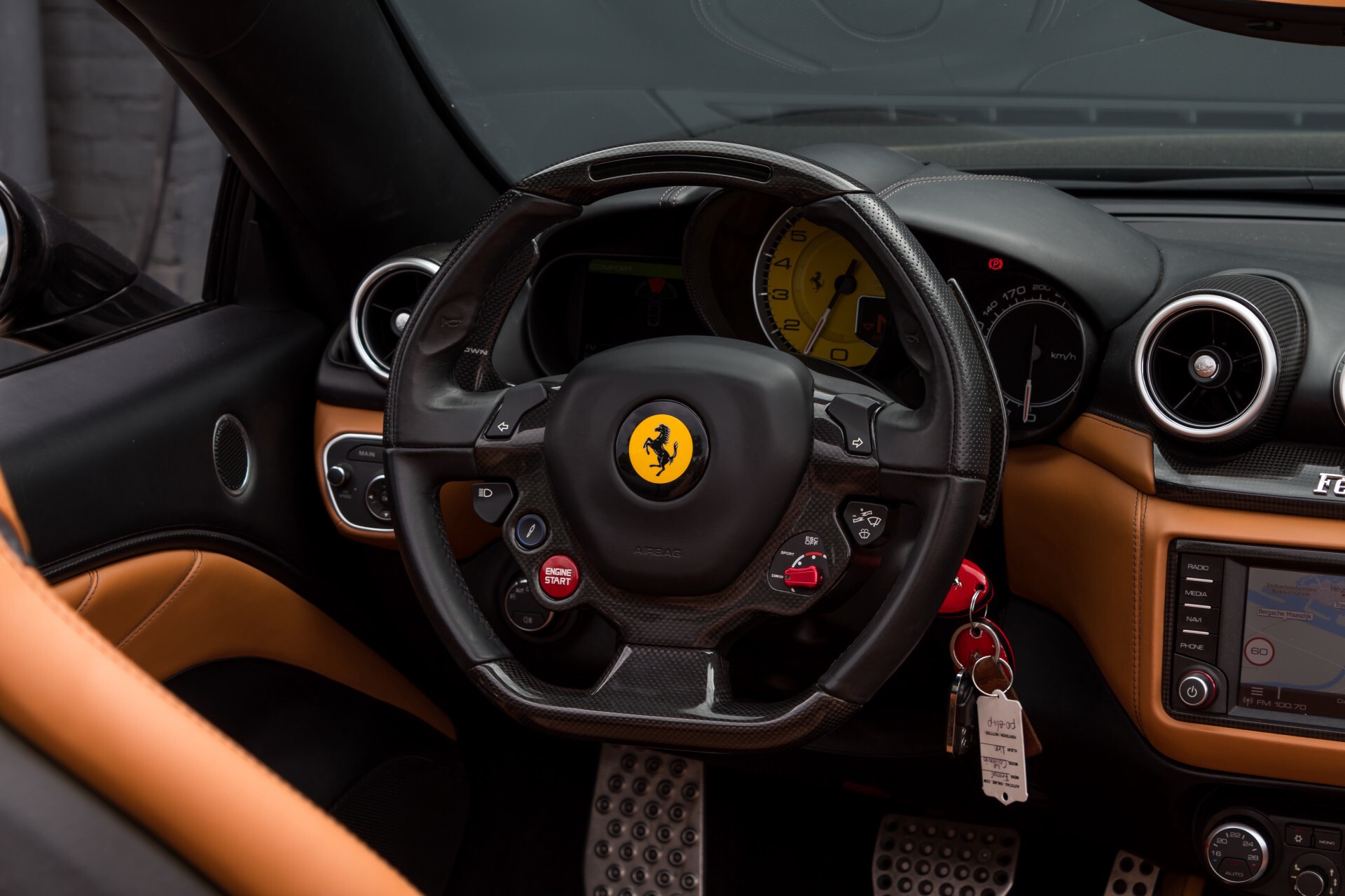 Ferrari California 3.9 T Full Carbon Nieuwprijs: €284081 Foto 8