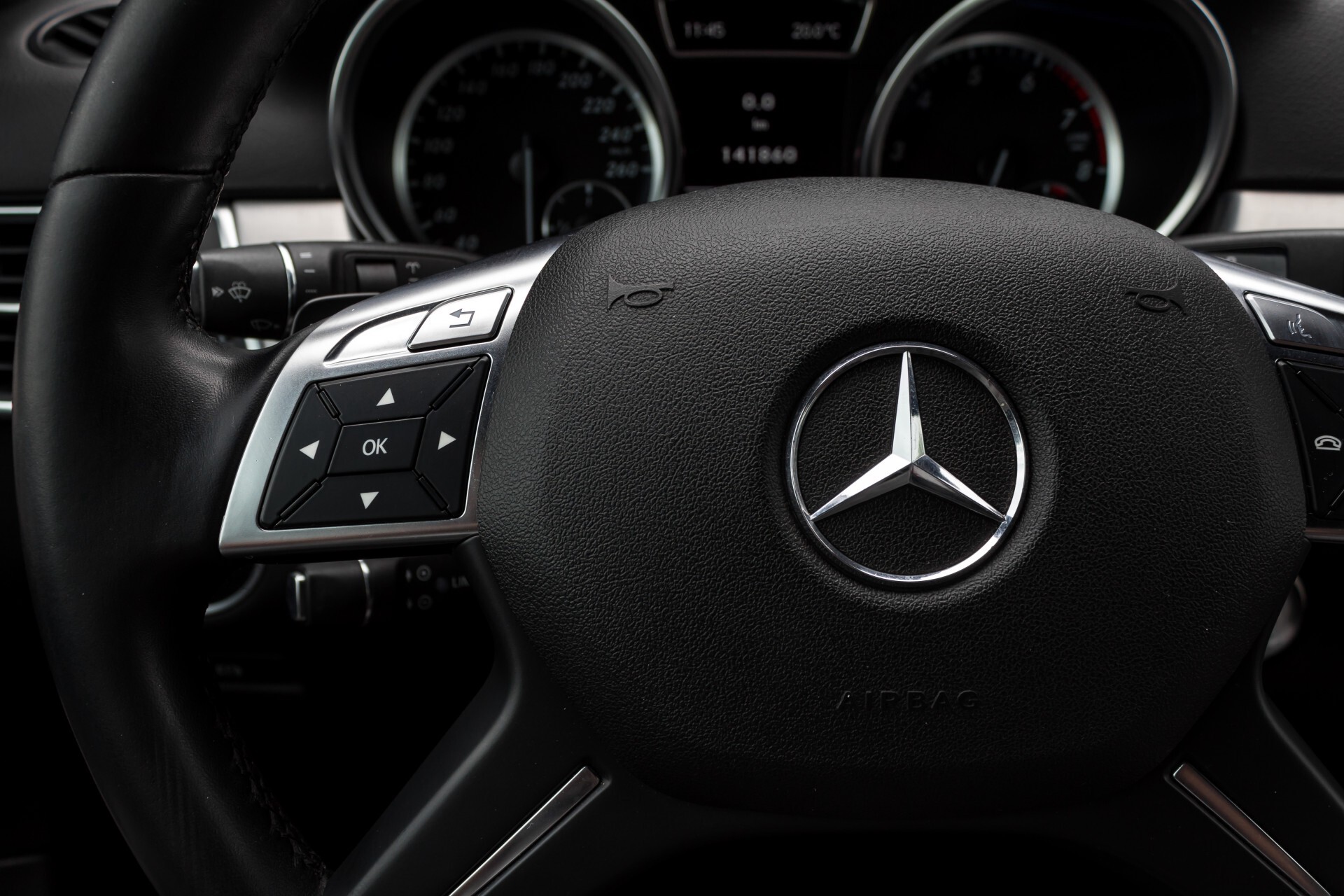 Mercedes-Benz M-Klasse 350 AMG 4-M Panorama/Keyless/Harman-Kardon/Camera/Trekhaak Aut7 Foto 10