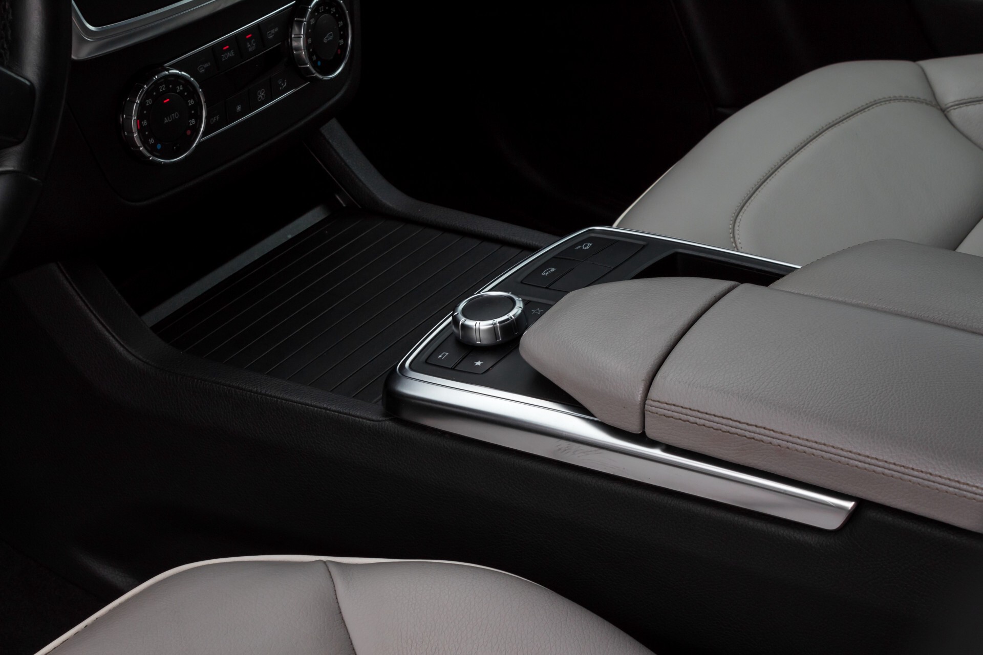 Mercedes-Benz M-Klasse 350 AMG 4-M Panorama/Keyless/Harman-Kardon/Camera/Trekhaak Aut7 Foto 29