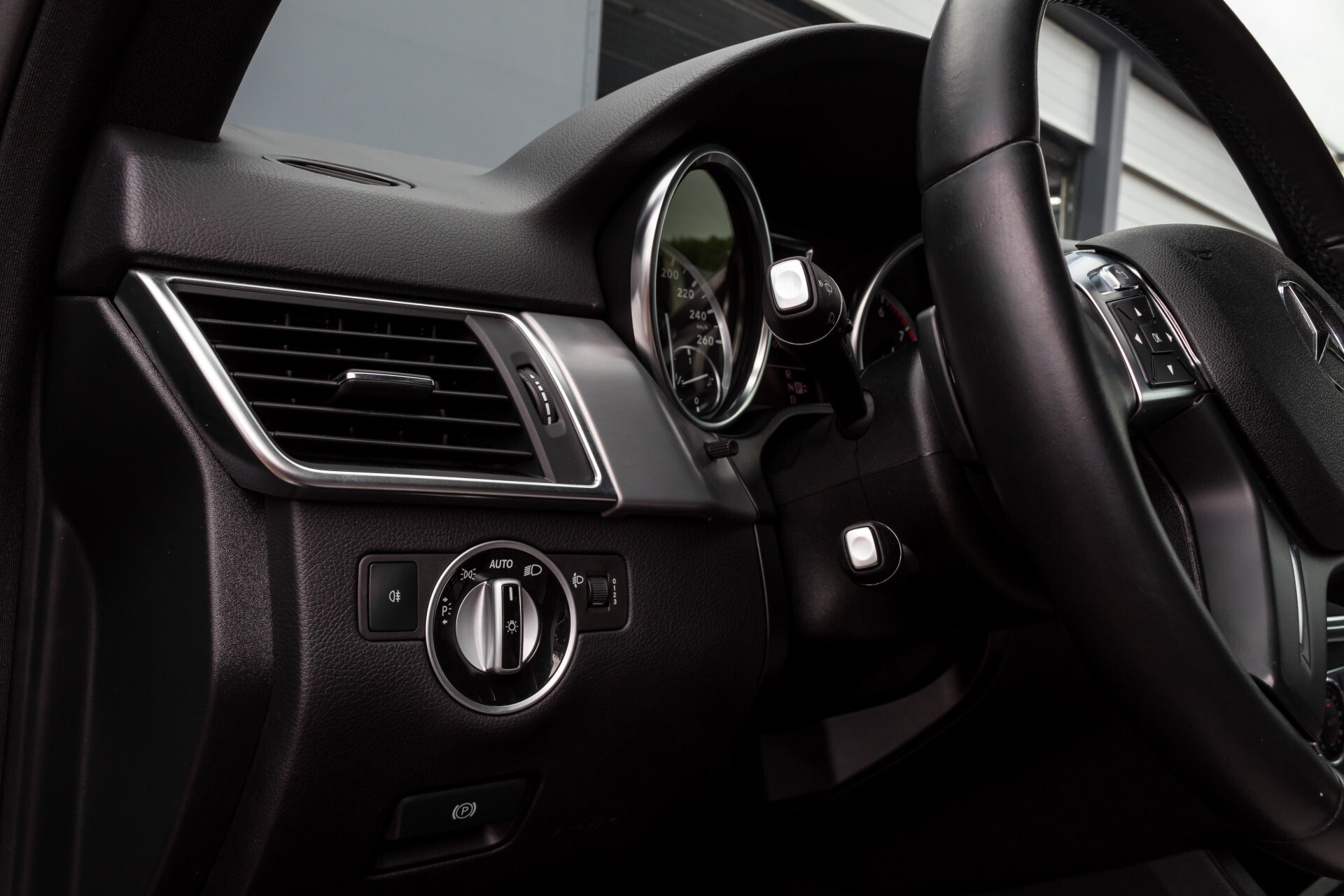 Mercedes-Benz M-Klasse 350 AMG 4-M Panorama/Keyless/Harman-Kardon/Camera/Trekhaak Aut7 Foto 34