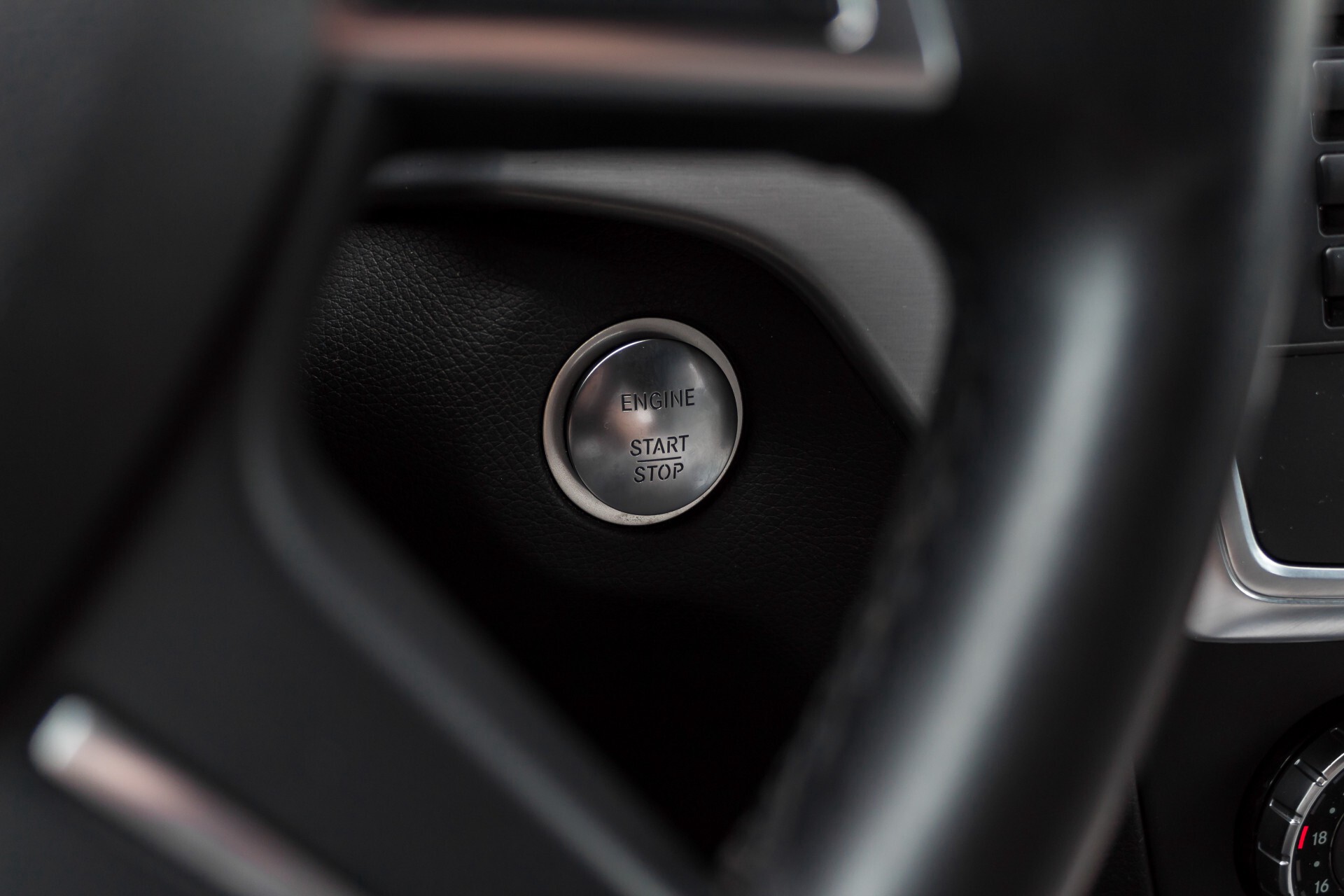 Mercedes-Benz M-Klasse 350 AMG 4-M Panorama/Keyless/Harman-Kardon/Camera/Trekhaak Aut7 Foto 43