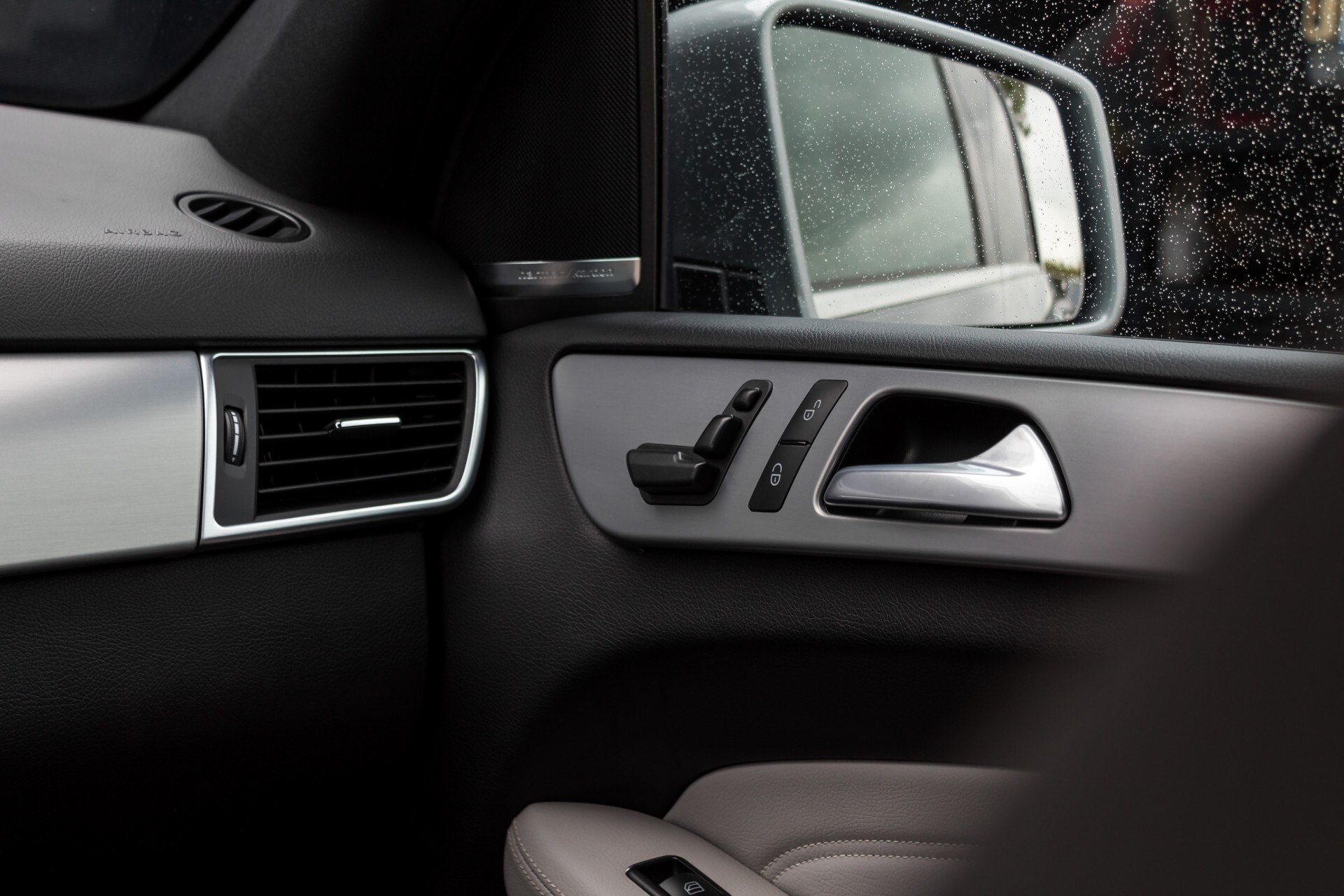 Mercedes-Benz M-Klasse 350 AMG 4-M Panorama/Keyless/Harman-Kardon/Camera/Trekhaak Aut7 Foto 46