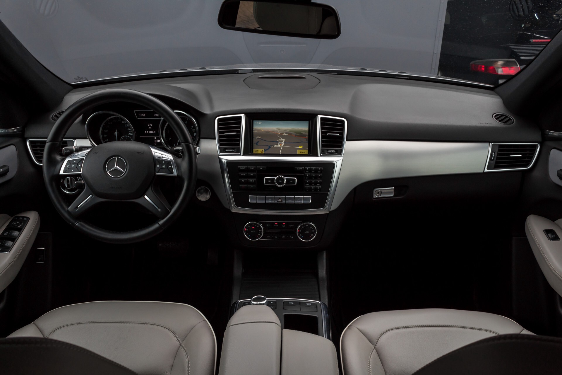 Mercedes-Benz M-Klasse 350 AMG 4-M Panorama/Keyless/Harman-Kardon/Camera/Trekhaak Aut7 Foto 8