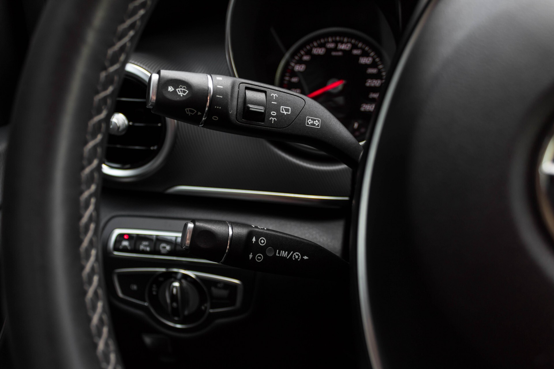 Mercedes-Benz V-Klasse 220 CDI Lang AMG 6-Persoons Avantgarde Edition Burmester/360camera/spoorpakket/ILS Aut7 Foto 11