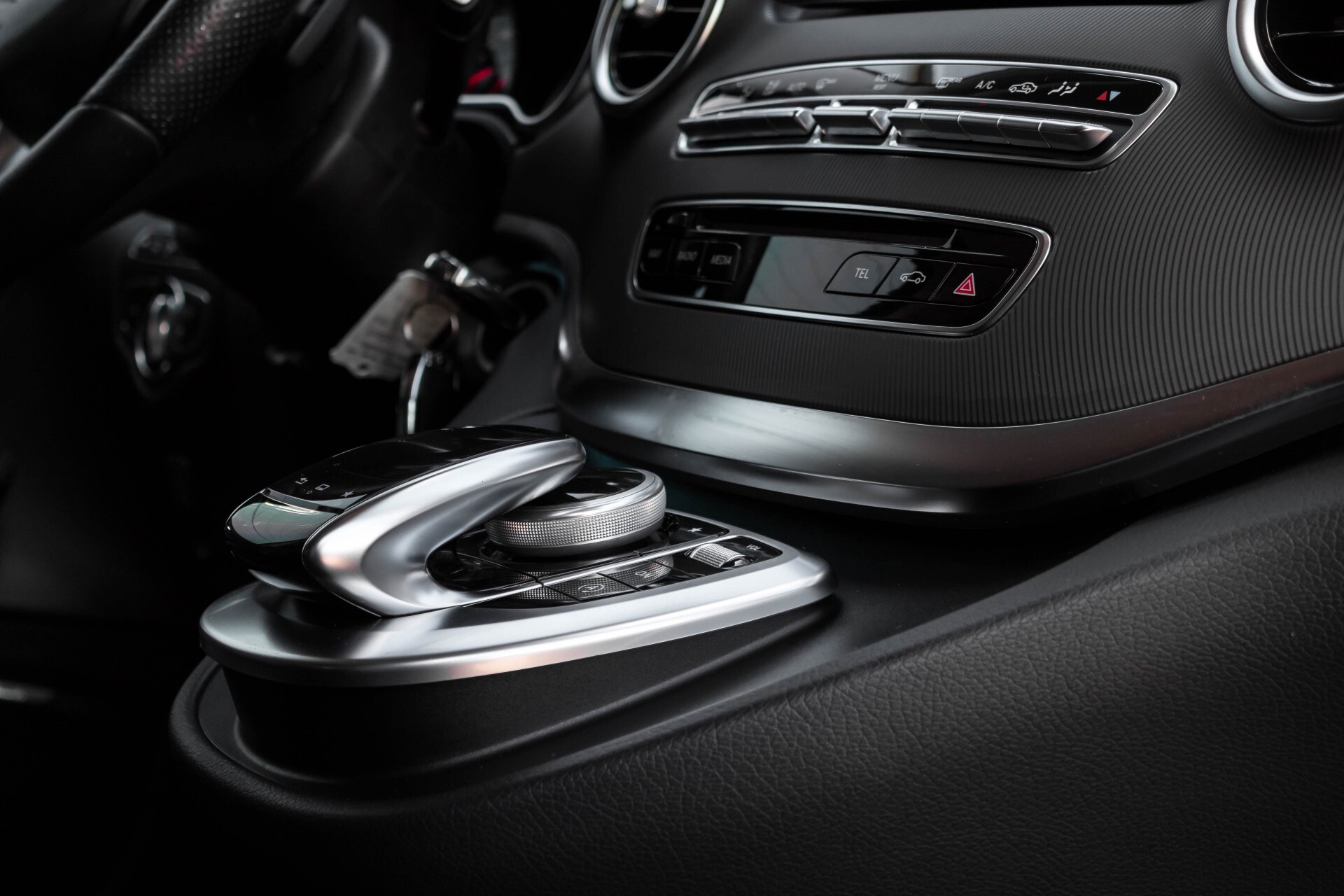 Mercedes-Benz V-Klasse 220 CDI Lang AMG 6-Persoons Avantgarde Edition Burmester/360camera/spoorpakket/ILS Aut7 Foto 23