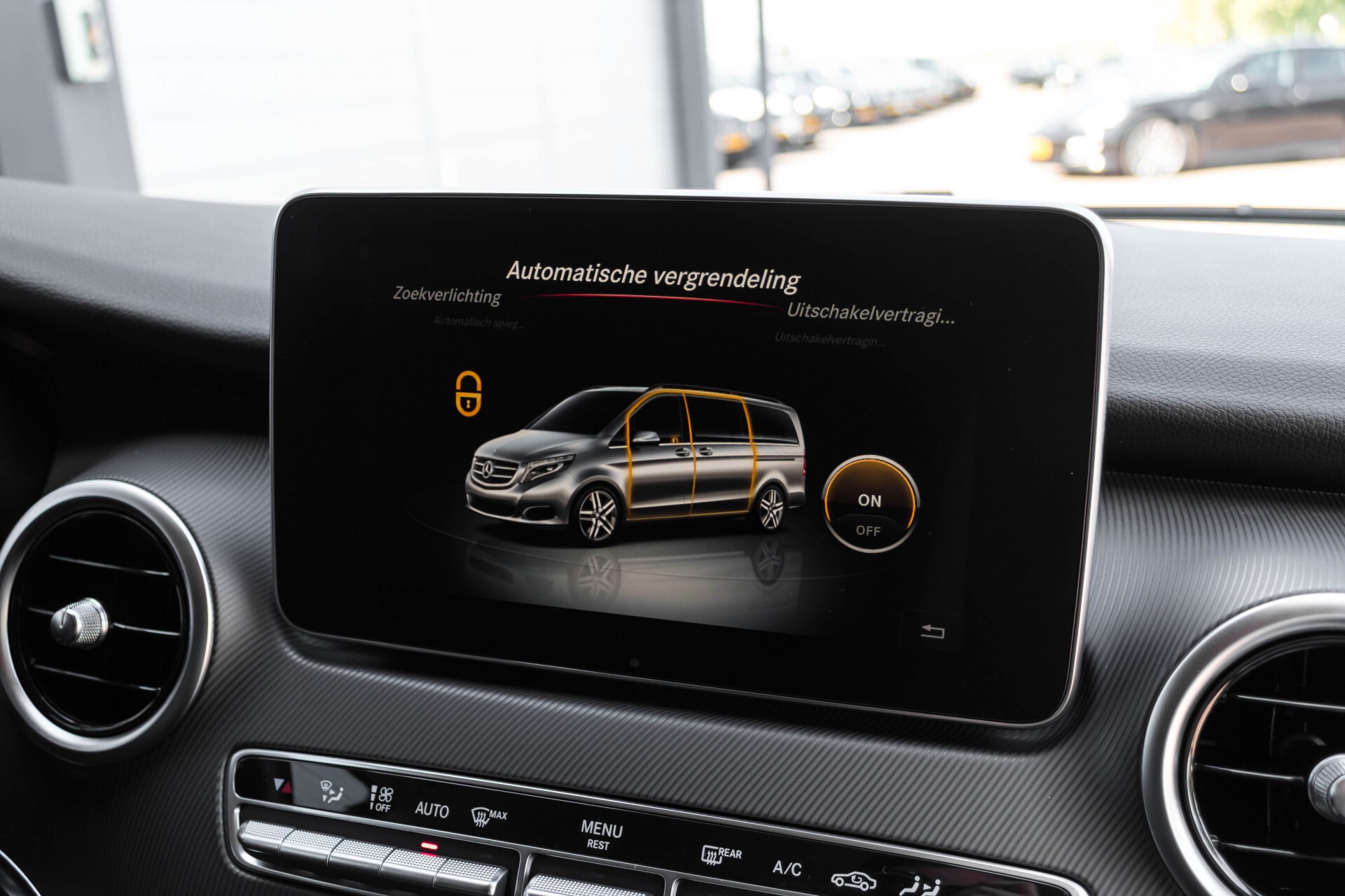 Mercedes-Benz V-Klasse 220 CDI Lang AMG 6-Persoons Avantgarde Edition Burmester/360camera/spoorpakket/ILS Aut7 Foto 28