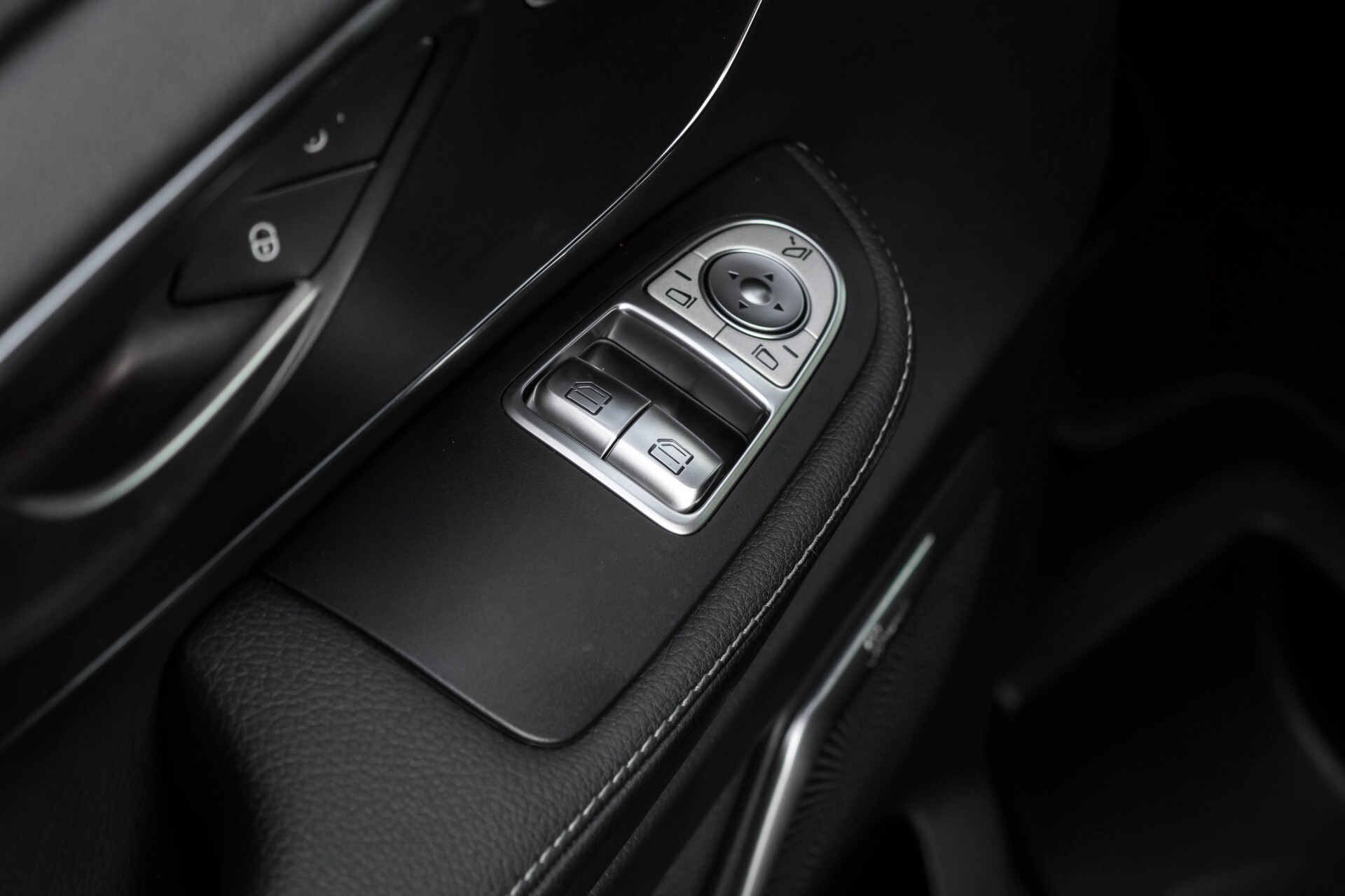 Mercedes-Benz V-Klasse 220 CDI Lang AMG 6-Persoons Avantgarde Edition Burmester/360camera/spoorpakket/ILS Aut7 Foto 33