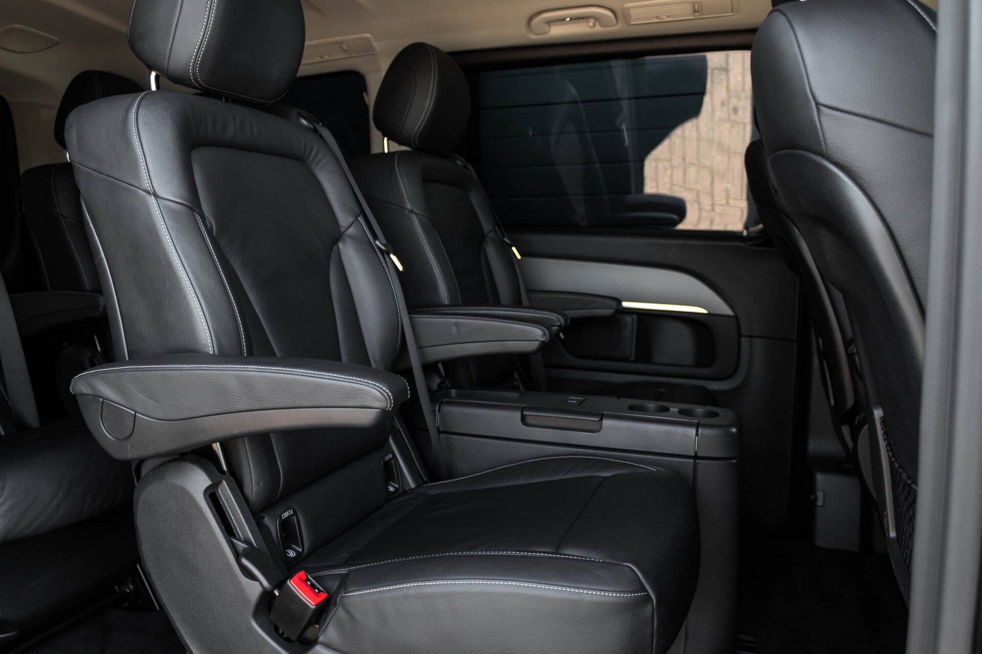 Mercedes-Benz V-Klasse 220 CDI Lang AMG 6-Persoons Avantgarde Edition Burmester/360camera/spoorpakket/ILS Aut7 Foto 4