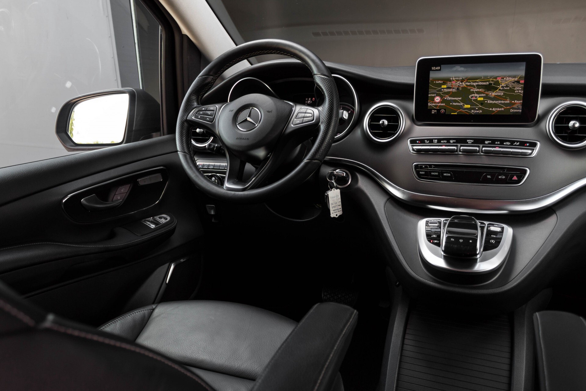 Mercedes-Benz V-Klasse 220 CDI Lang AMG 6-Persoons Avantgarde Edition Burmester/360camera/spoorpakket/ILS Aut7 Foto 8