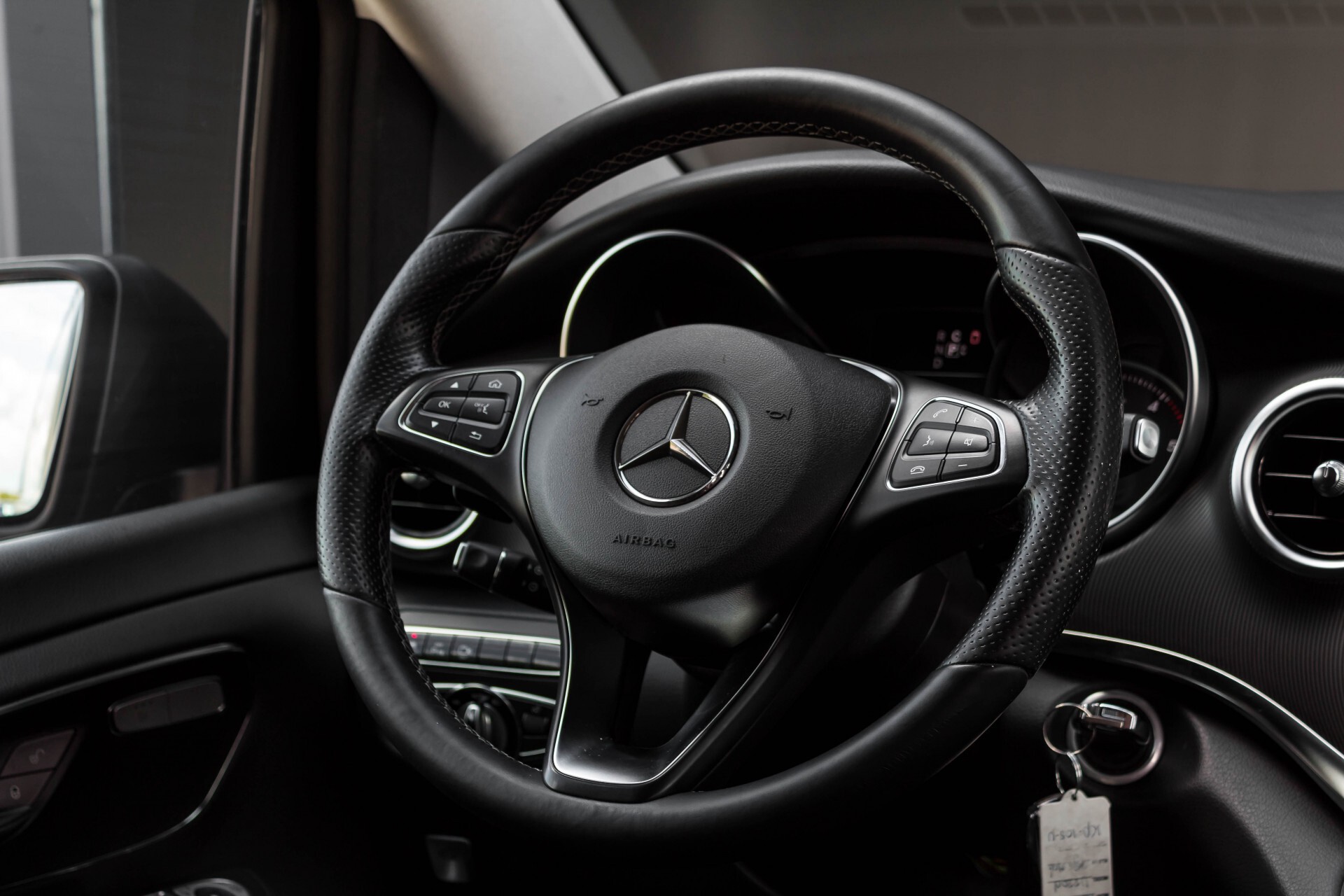 Mercedes-Benz V-Klasse 220 CDI Lang AMG 6-Persoons Avantgarde Edition Burmester/360camera/spoorpakket/ILS Aut7 Foto 9