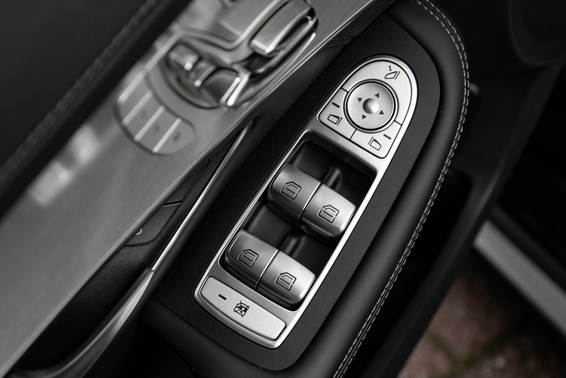 Mercedes-Benz C-Klasse 63 AMG S Akrapovic/Panorama/Distronic/Keyless/Comand/Camera/ILS Aut7 Foto 19