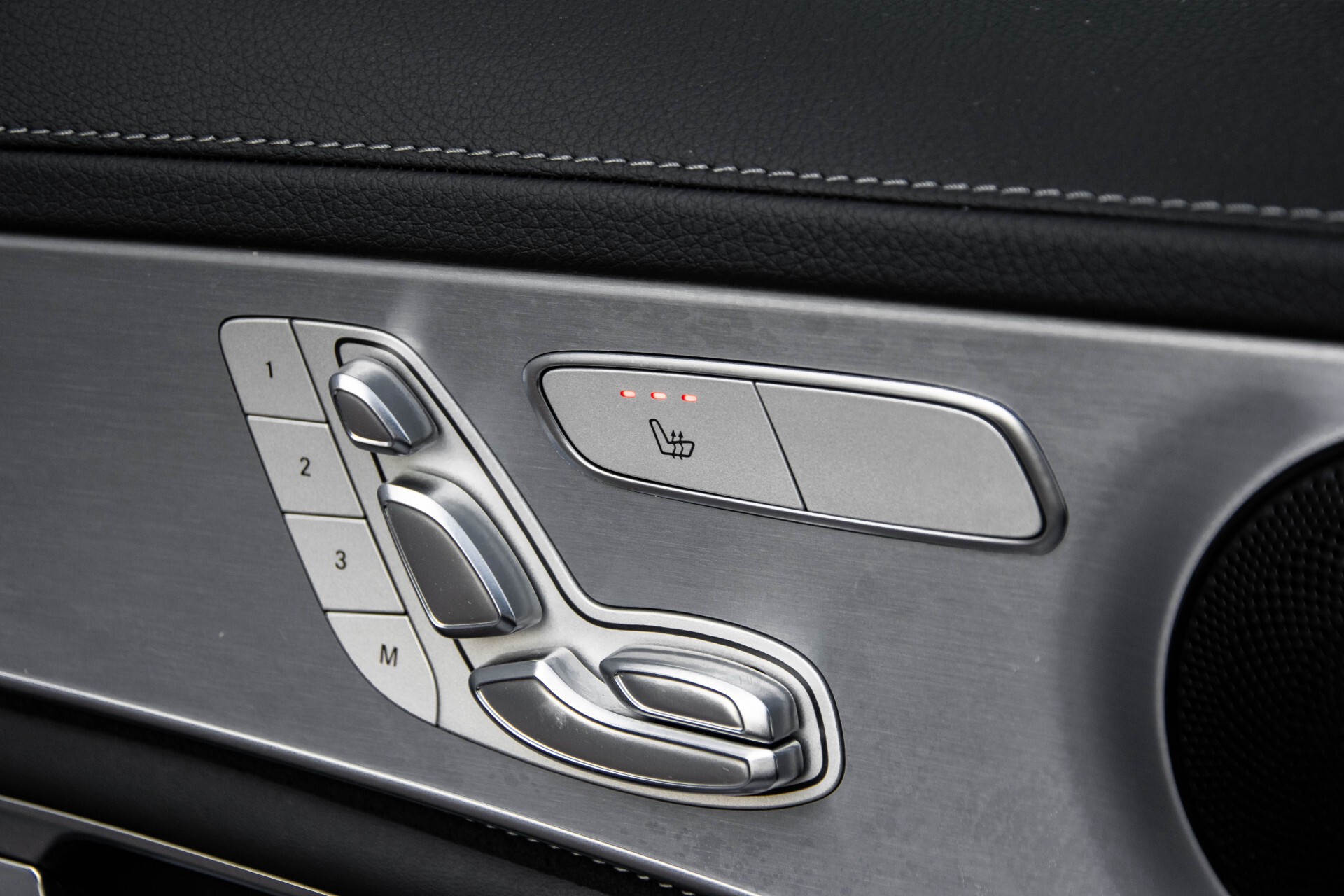 Mercedes-Benz C-Klasse 63 AMG S Akrapovic/Panorama/Distronic/Keyless/Comand/Camera/ILS Aut7 Foto 21