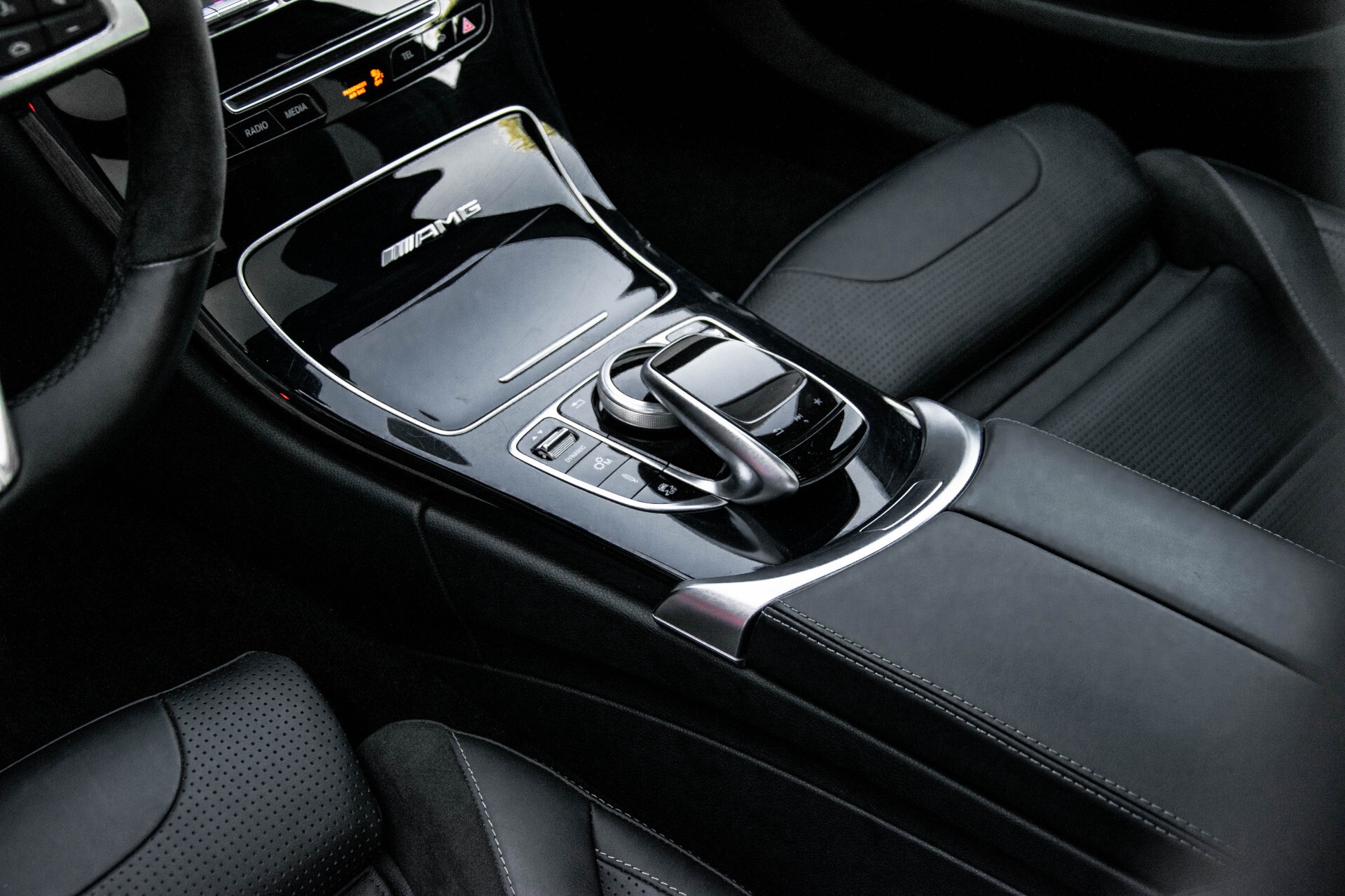 Mercedes-Benz C-Klasse 63 AMG S Akrapovic/Panorama/Distronic/Keyless/Comand/Camera/ILS Aut7 Foto 29