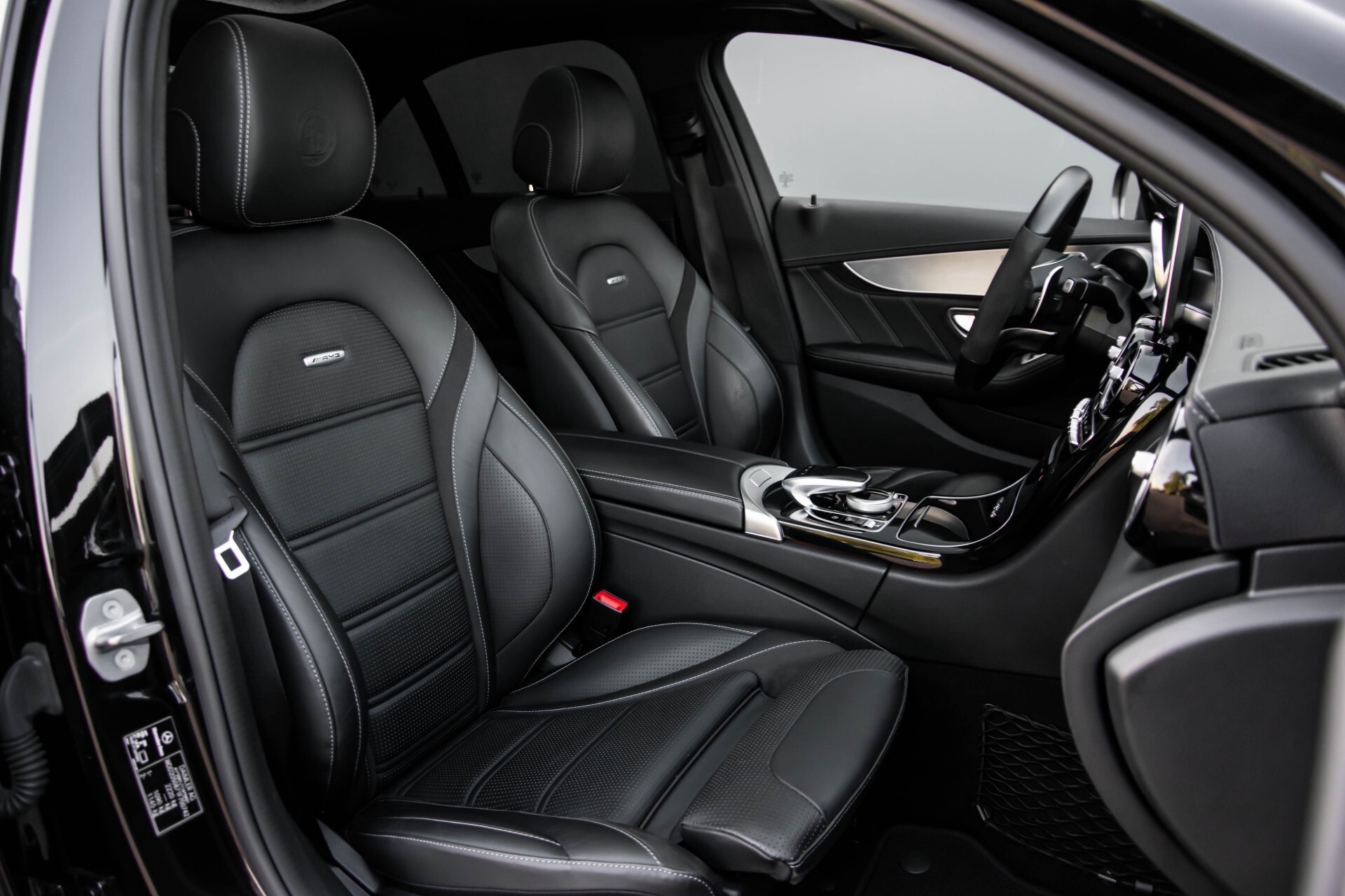 Mercedes-Benz C-Klasse 63 AMG S Akrapovic/Panorama/Distronic/Keyless/Comand/Camera/ILS Aut7 Foto 3