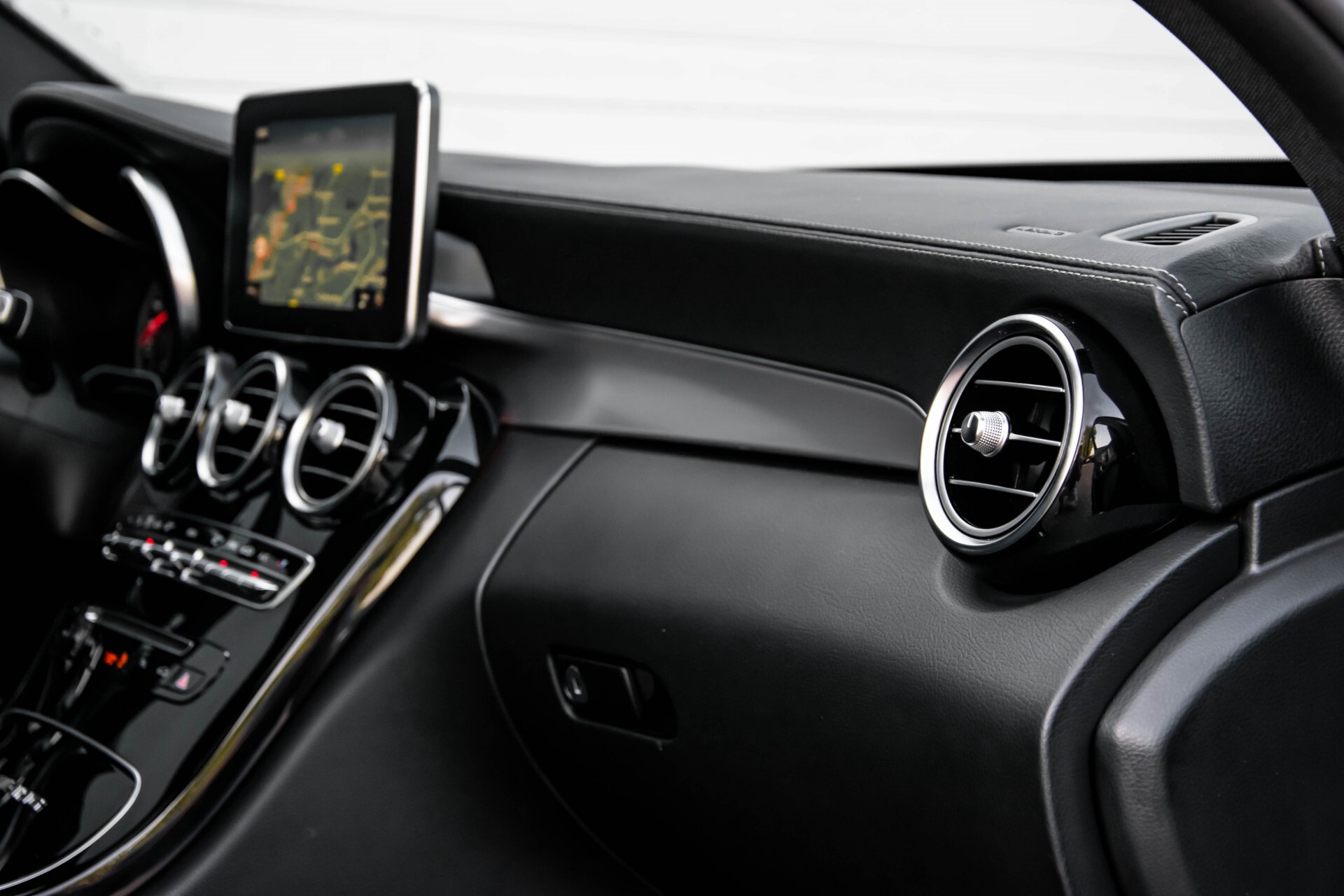 Mercedes-Benz C-Klasse 63 AMG S Akrapovic/Panorama/Distronic/Keyless/Comand/Camera/ILS Aut7 Foto 38