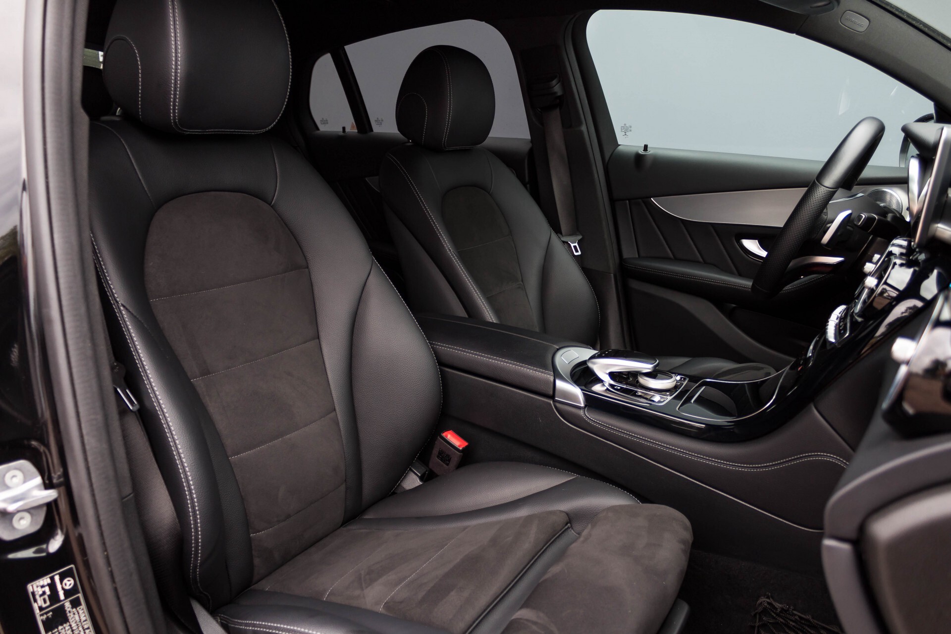 Mercedes-Benz GLC 300 4-M AMG Luchtvering/Distronic/Keyless/Comand/360/Burmester/Schuifdak/Night Aut9 Foto 3