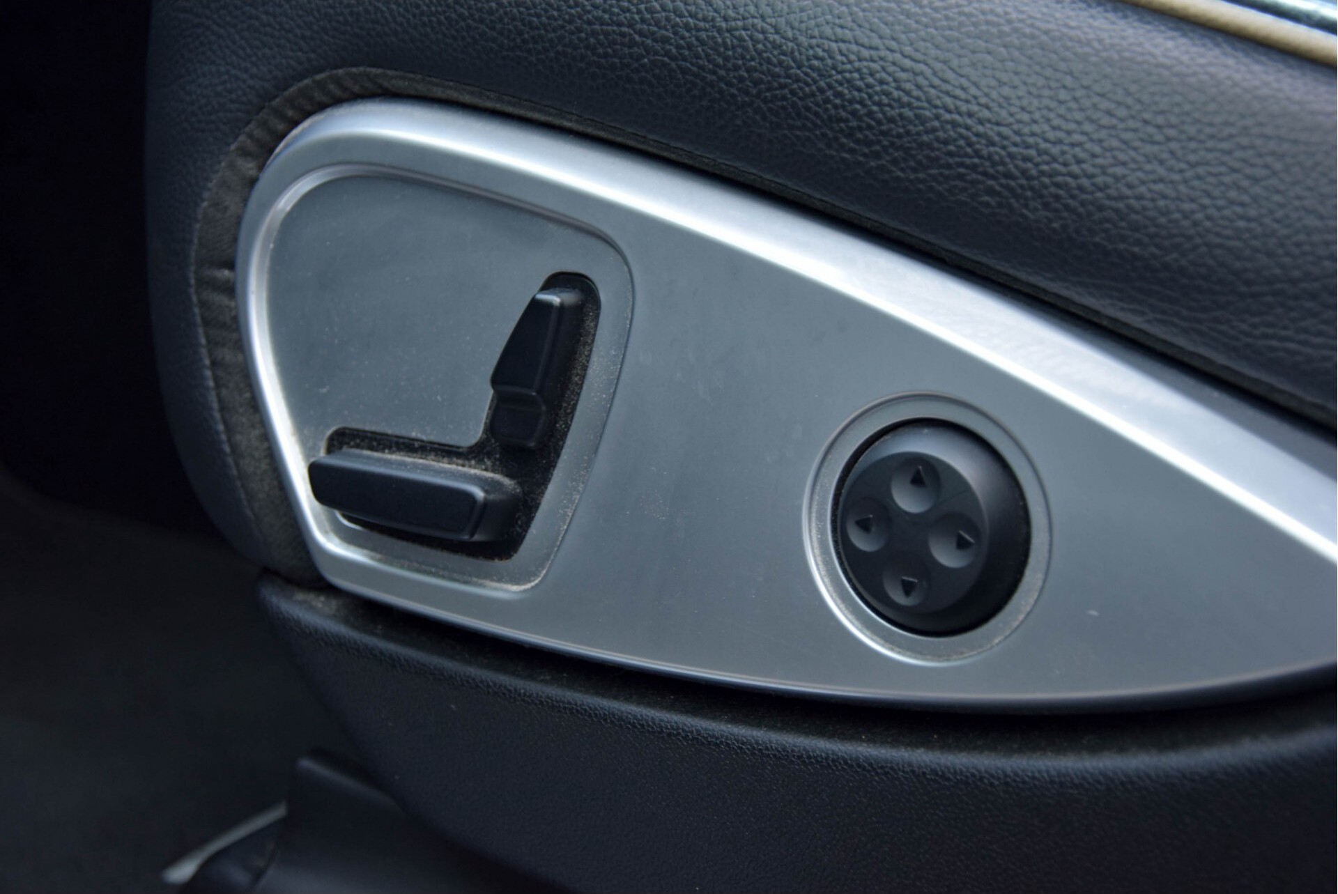 Mercedes-Benz M-Klasse 350 4-M Grand Edition Aut7 Foto 10