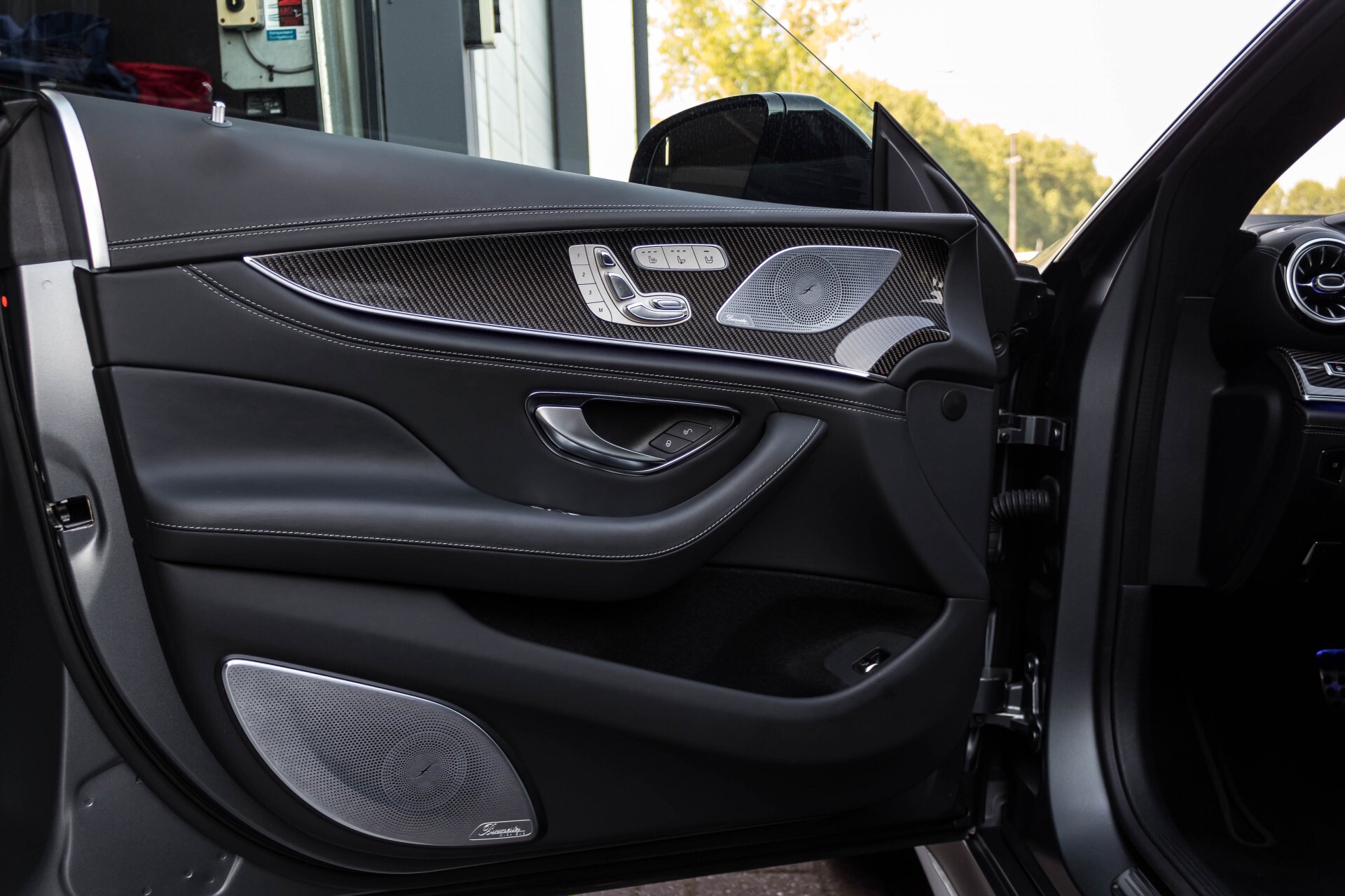 Mercedes-Benz AMG GT 4-Door Coupe 63 S 4+ Ceramic/Designo/Carbon/Burmester 3D/TV/Massage Aut9 Foto 30