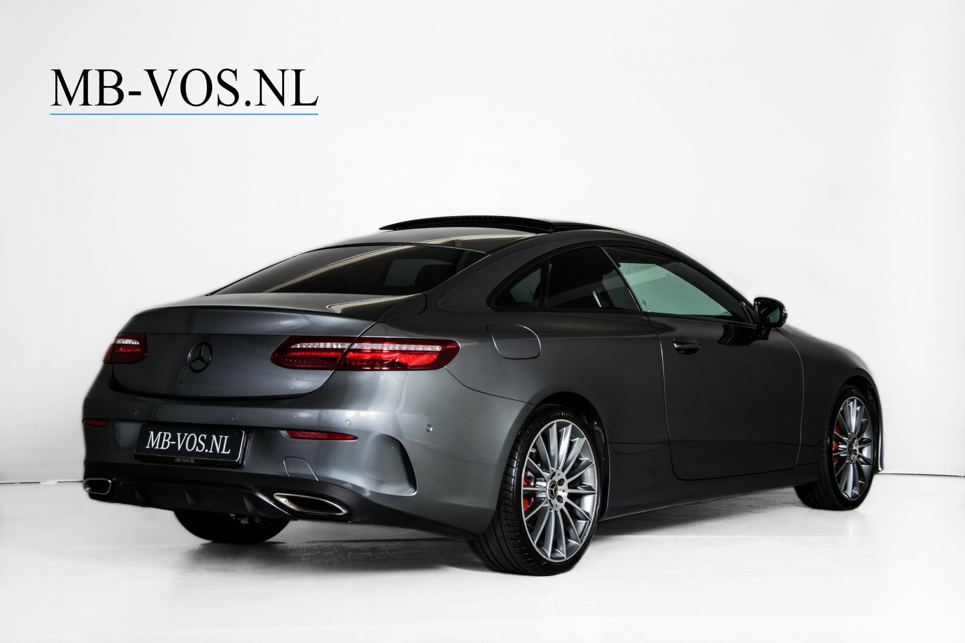 Mercedes-Benz E-Klasse Coupé 300 AMG Luchtvering/Distronic/Keyless/Designo/Burmester/Stoelkoeling Aut7 Foto 2