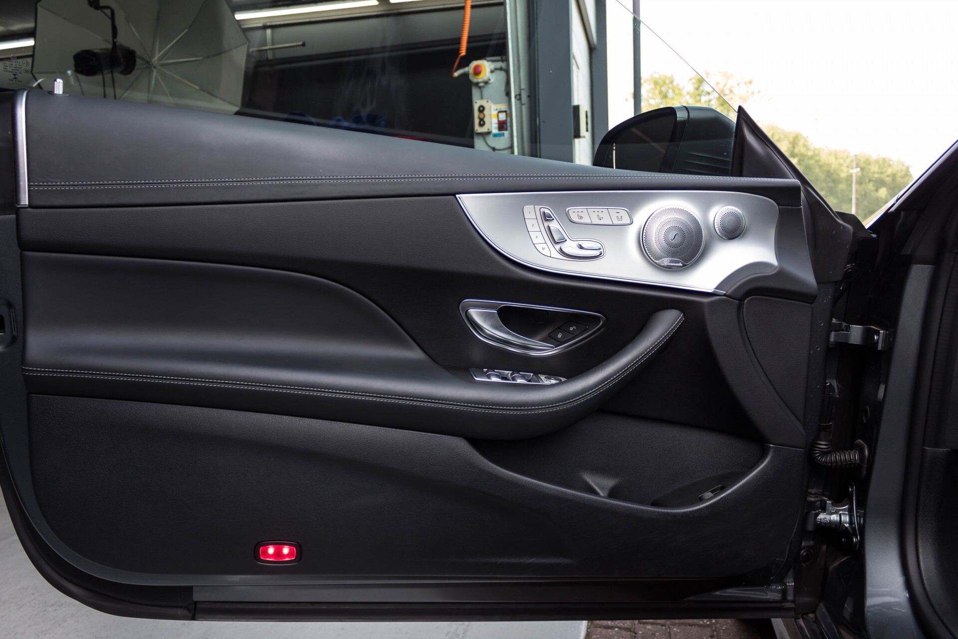 Mercedes-Benz E-Klasse Coupé 300 AMG Luchtvering/Distronic/Keyless/Designo/Burmester/Stoelkoeling Aut7 Foto 36