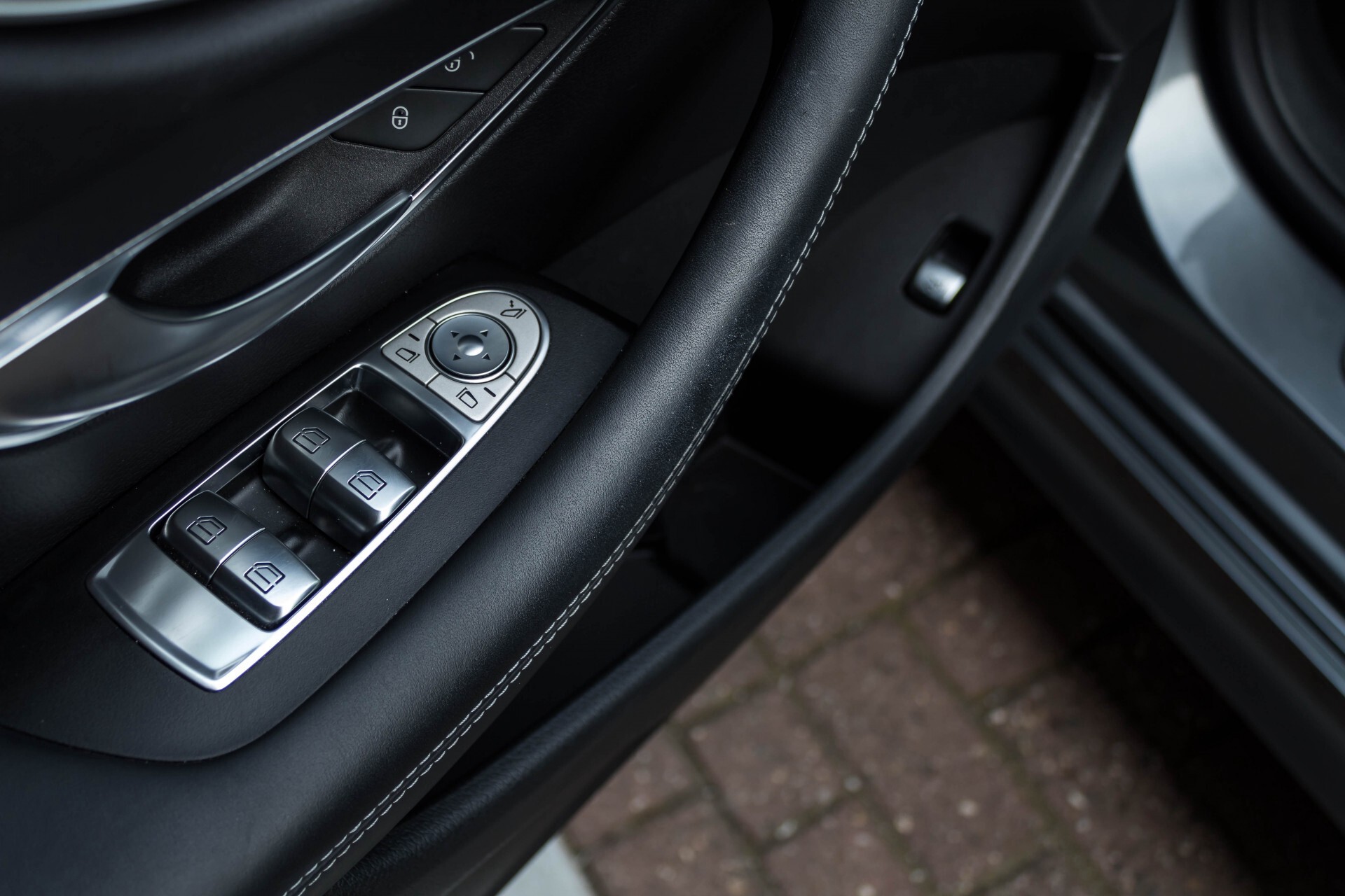 Mercedes-Benz E-Klasse Coupé 300 AMG Luchtvering/Distronic/Keyless/Designo/Burmester/Stoelkoeling Aut7 Foto 38