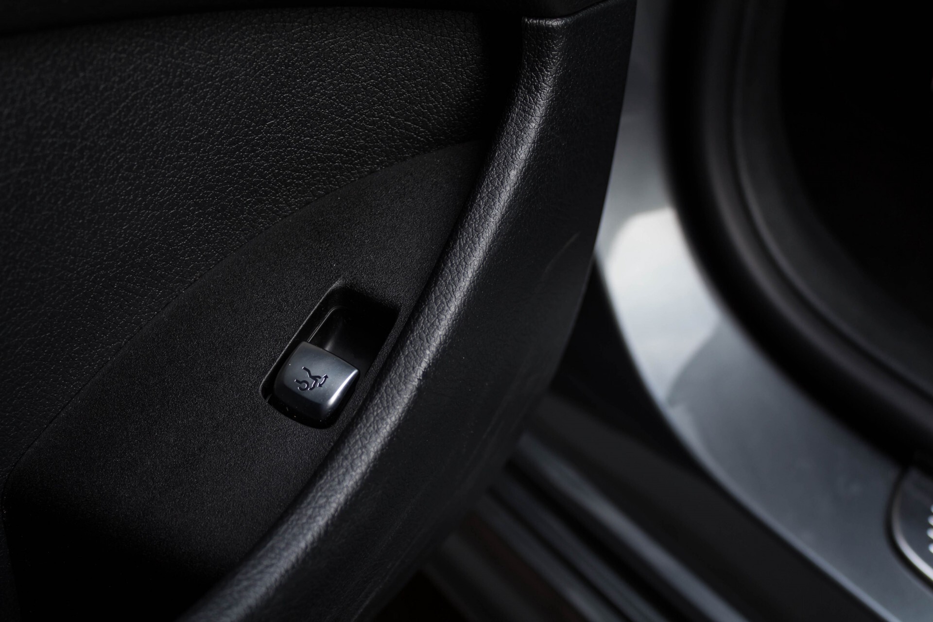 Mercedes-Benz E-Klasse Coupé 300 AMG Luchtvering/Distronic/Keyless/Designo/Burmester/Stoelkoeling Aut7 Foto 40