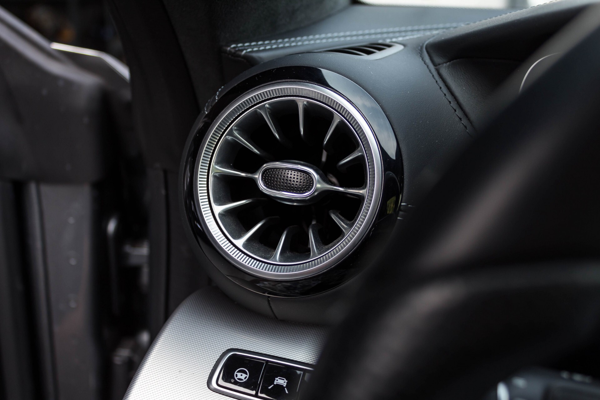 Mercedes-Benz E-Klasse Coupé 300 AMG Luchtvering/Distronic/Keyless/Designo/Burmester/Stoelkoeling Aut7 Foto 50