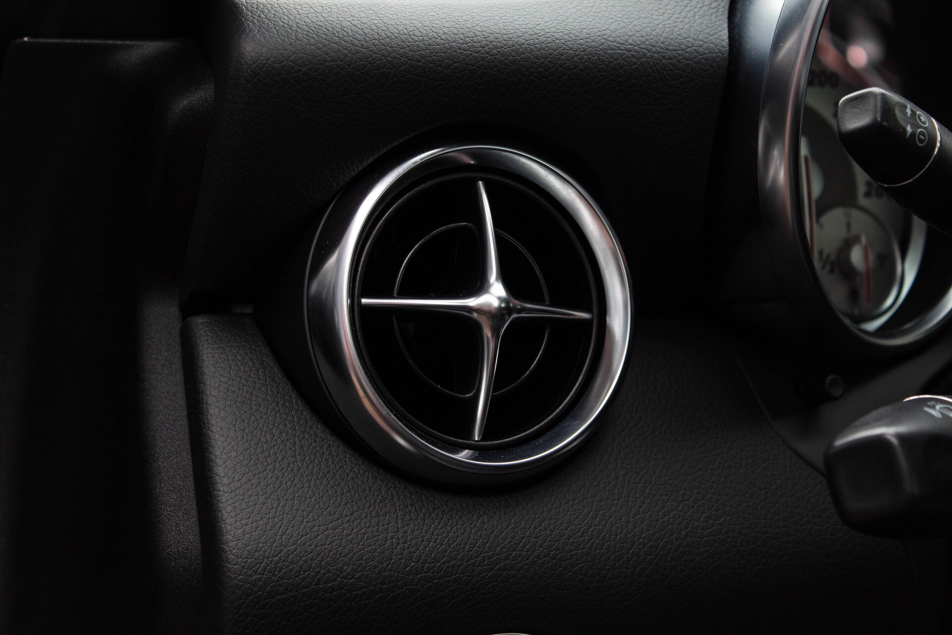 Mercedes-Benz SLK 200 Panorama/Airscarf/Navi/Pts/Leder/17" Aut7 Foto 18