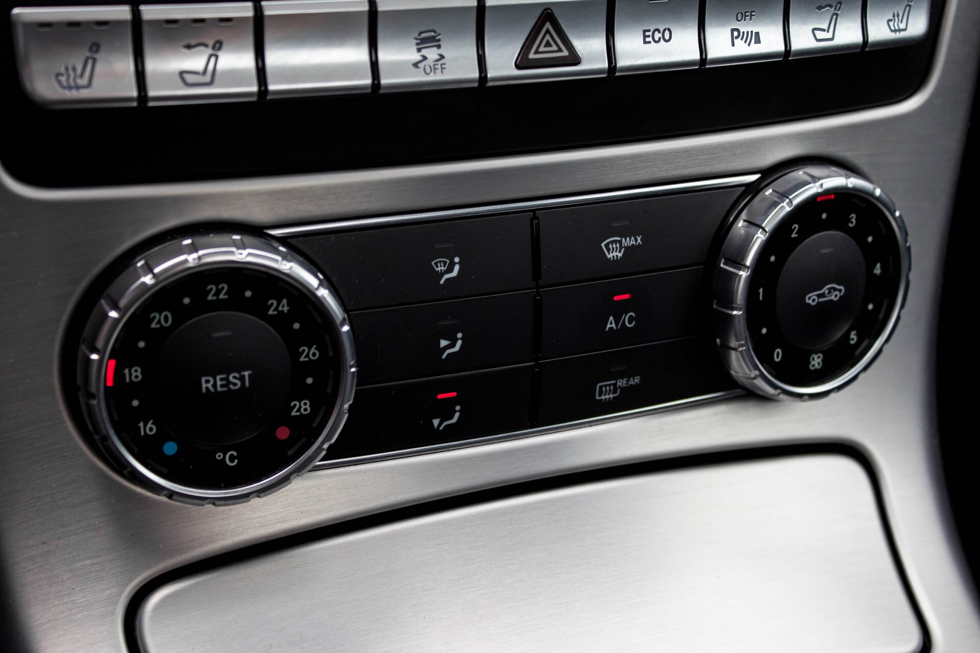 Mercedes-Benz SLK 200 Panorama/Airscarf/Navi/Pts/Leder/17" Aut7 Foto 29