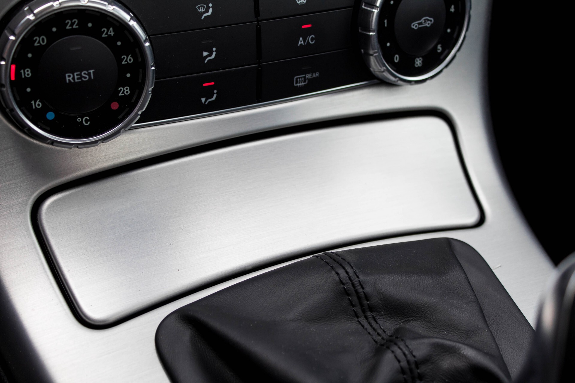 Mercedes-Benz SLK 200 Panorama/Airscarf/Navi/Pts/Leder/17" Aut7 Foto 30