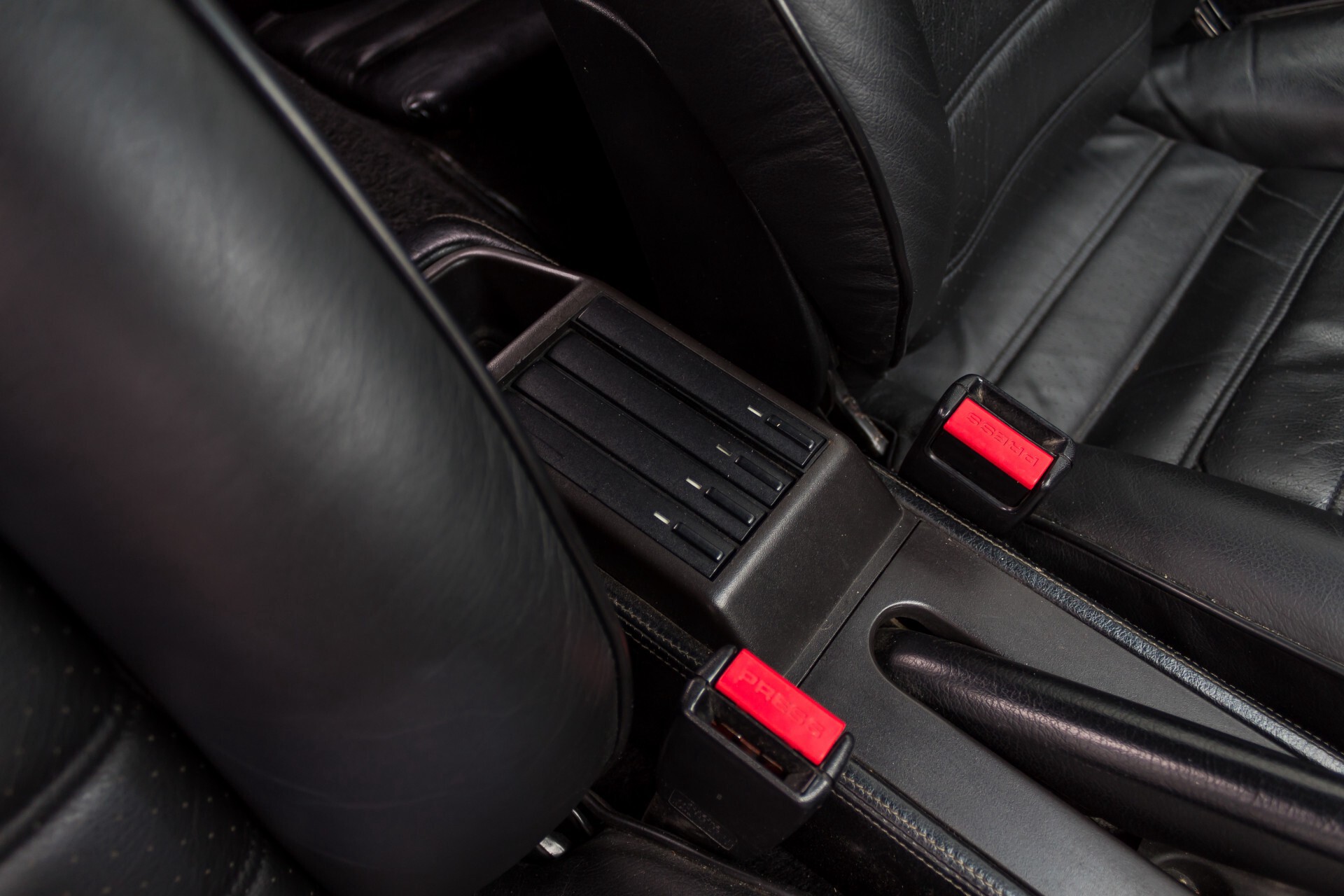 Porsche 911 Cabrio 964 3.6 Carrera 4 Gerestaureerd/Gedocumenteerd/Incl. BTW Foto 31