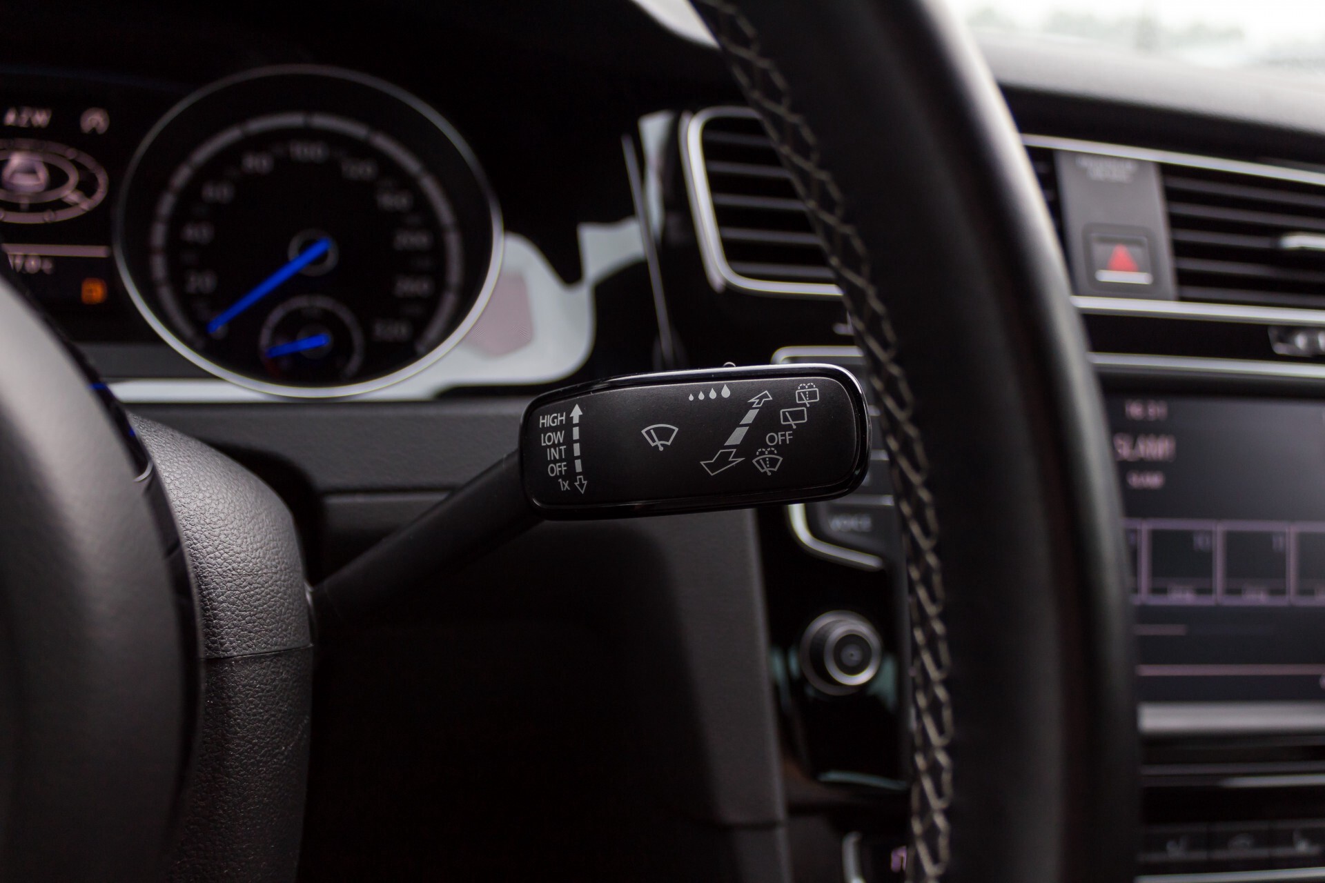 Volkswagen Golf 2.0 TSI R 4Motion 300 pk Executive Plus/Keyless/DAB/19" Foto 11